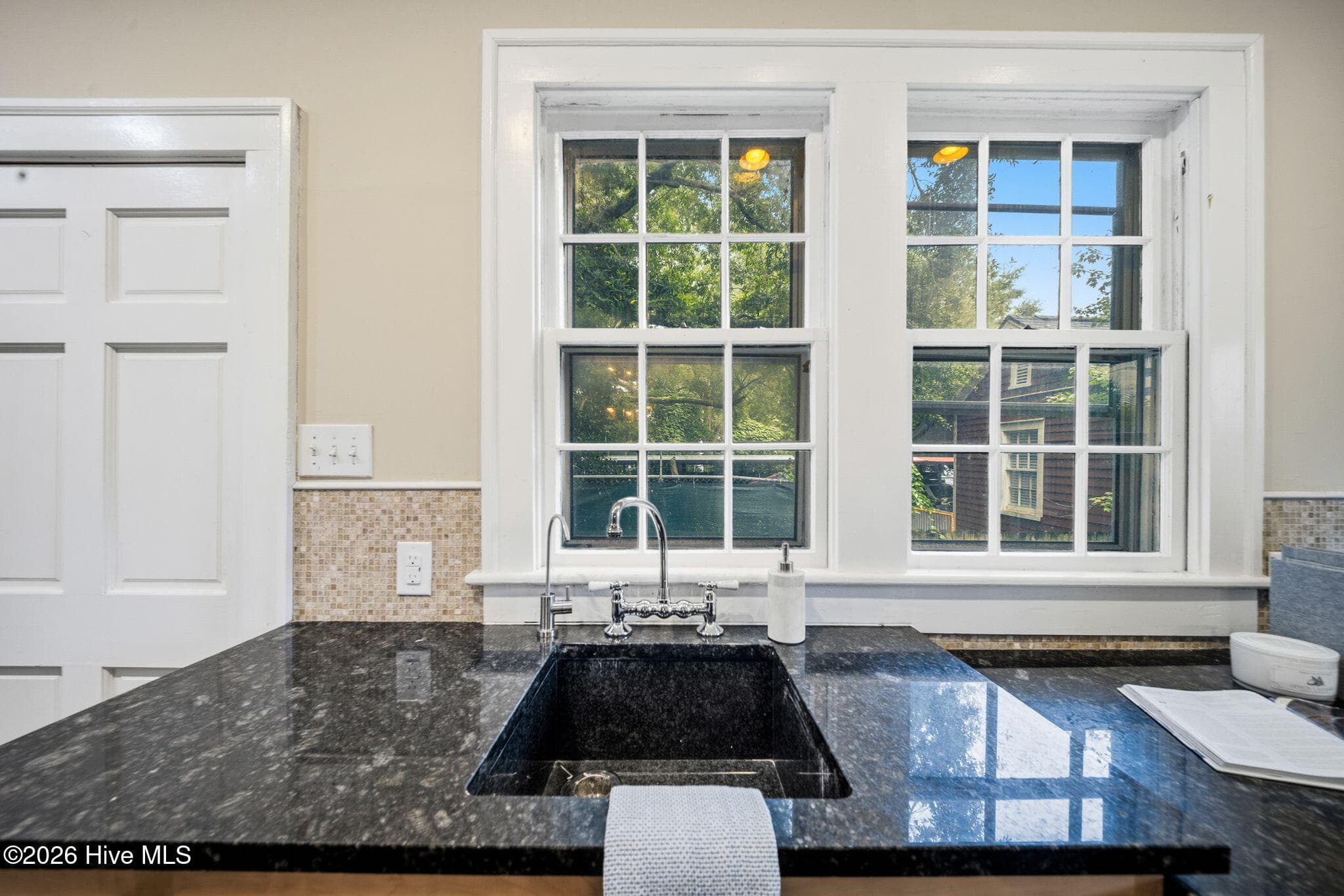Single Family Residence at 106 Castle Street, Wilmington, NC 28401, photo 23 of 54