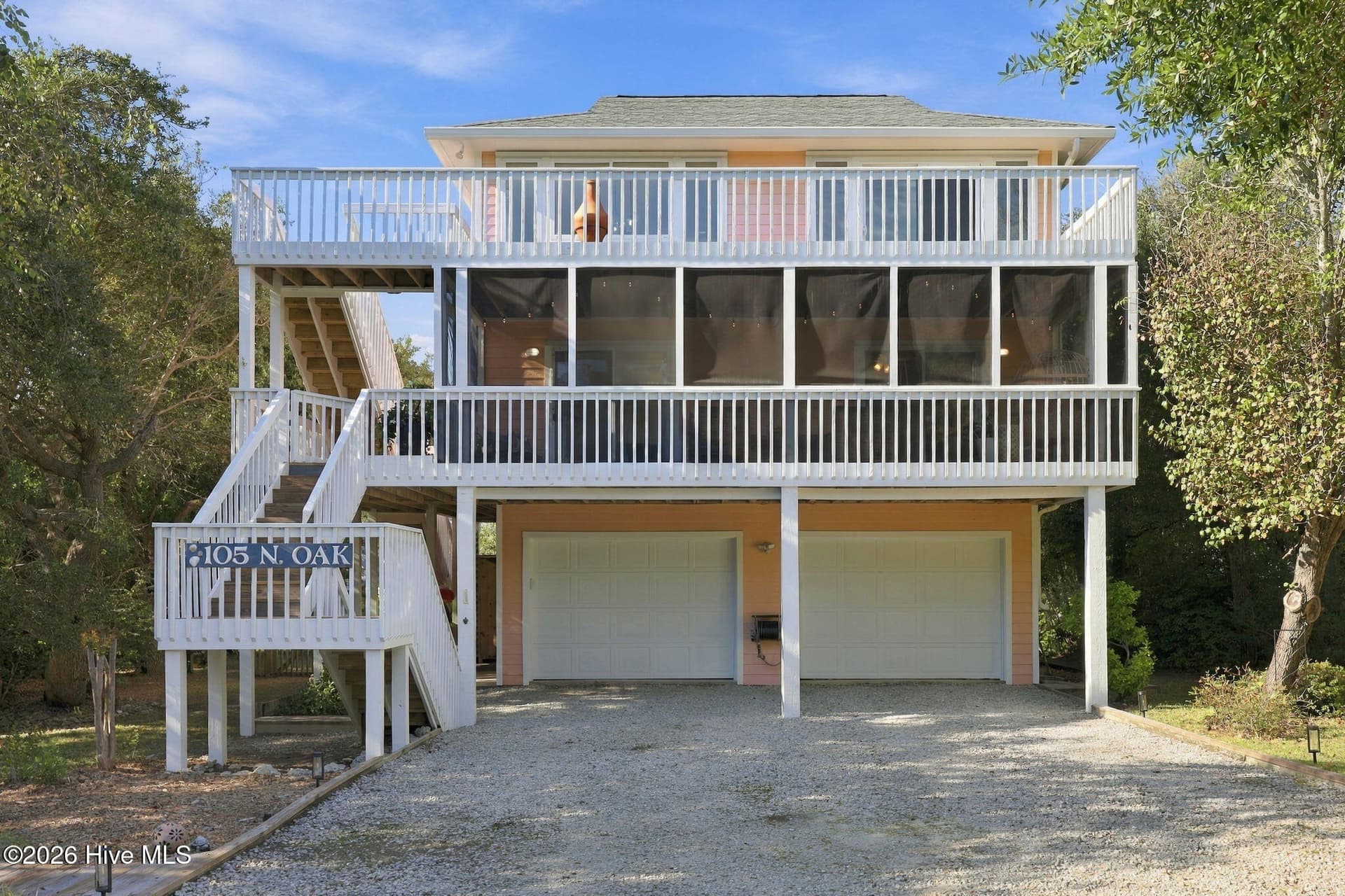 105 N Oak Drive, Surf City, NC 28445