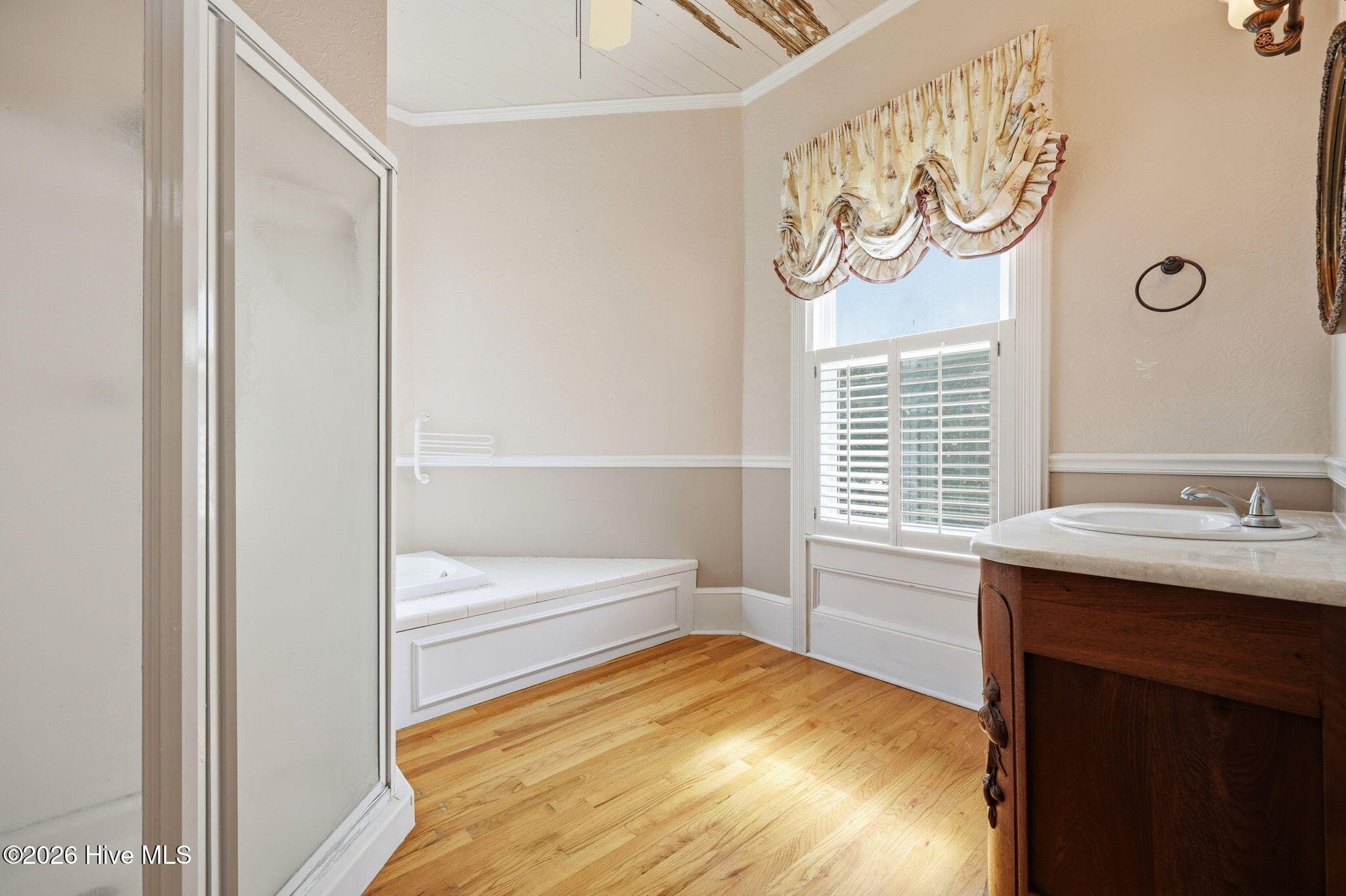 Single Family Residence at 401 N Market Street, Washington, NC 27889, photo 3 of 4