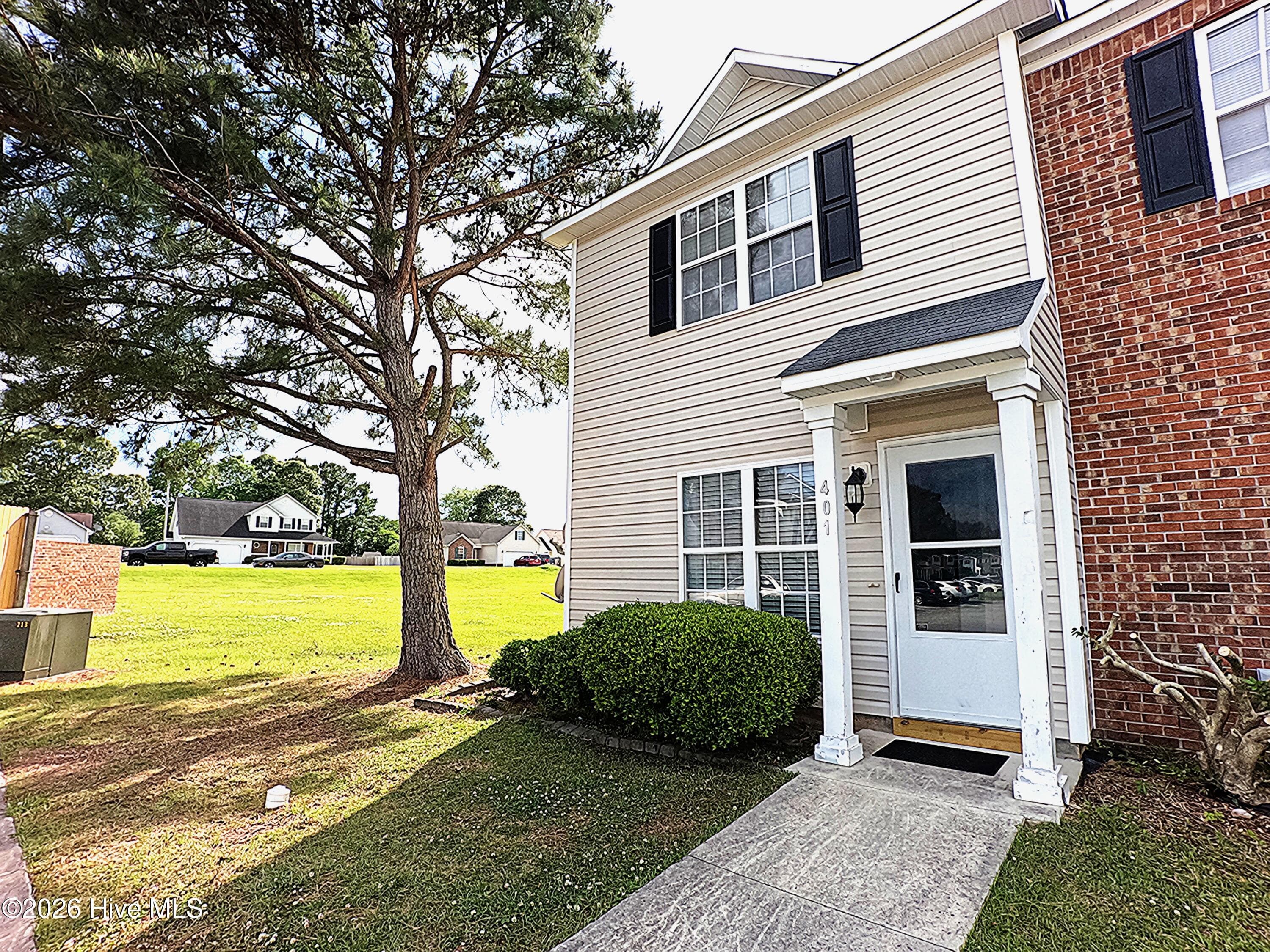 Townhouse at 401 Timberlake Trail, Jacksonville, NC 28546, photo 26 of 31