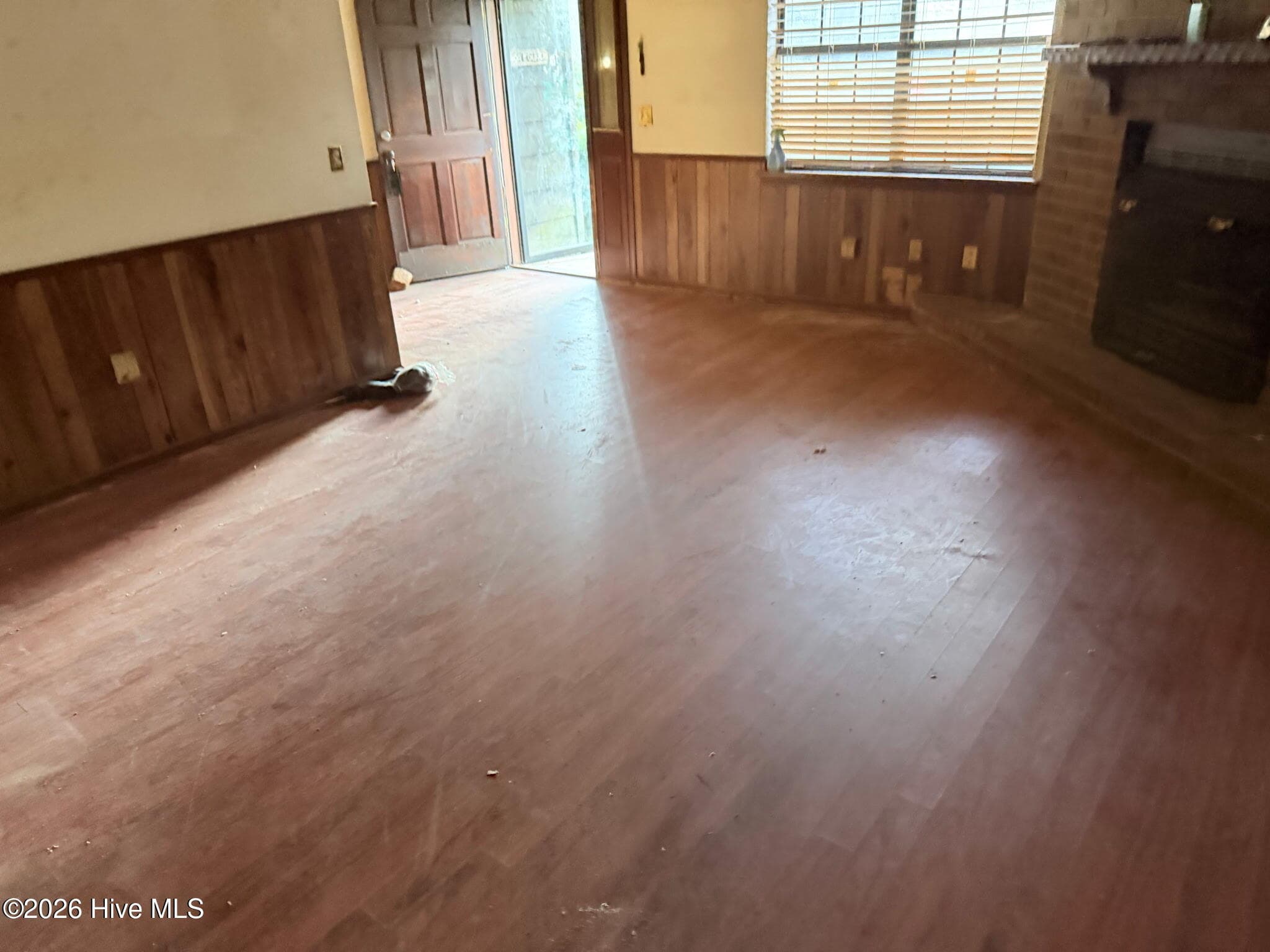 Living room - 156 N Jefferson Street Ext, Lyons, GA 30436