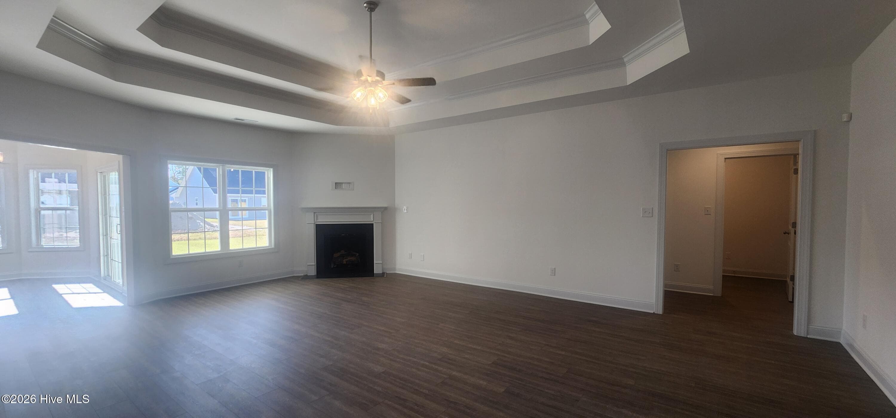 Single Family Residence at 4013 Bluewater Boulevard, New Bern, NC 28562, photo 21 of 121