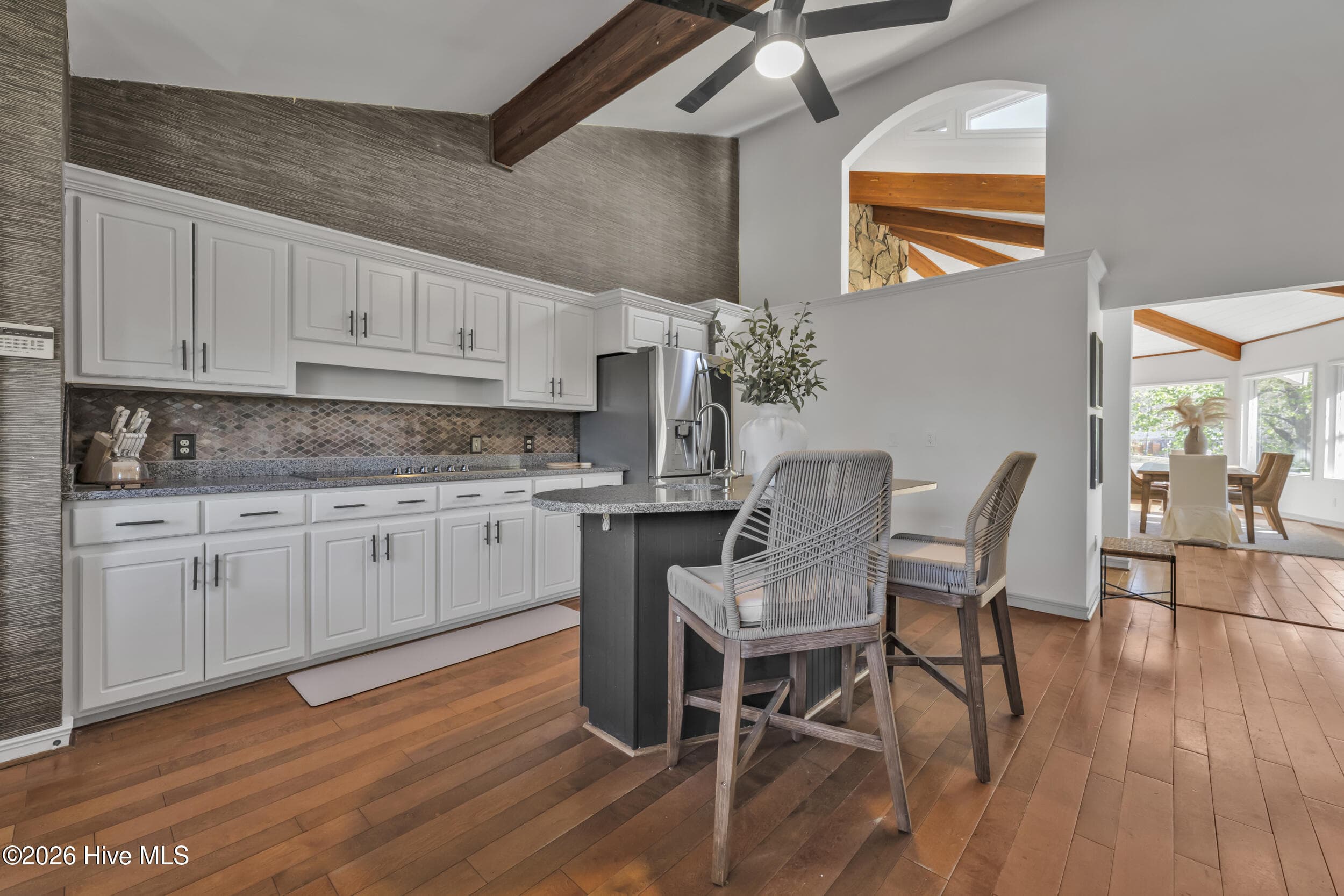 Granite counter tops in kitchen - 401 S Lake Drive, Thomson, GA 30824