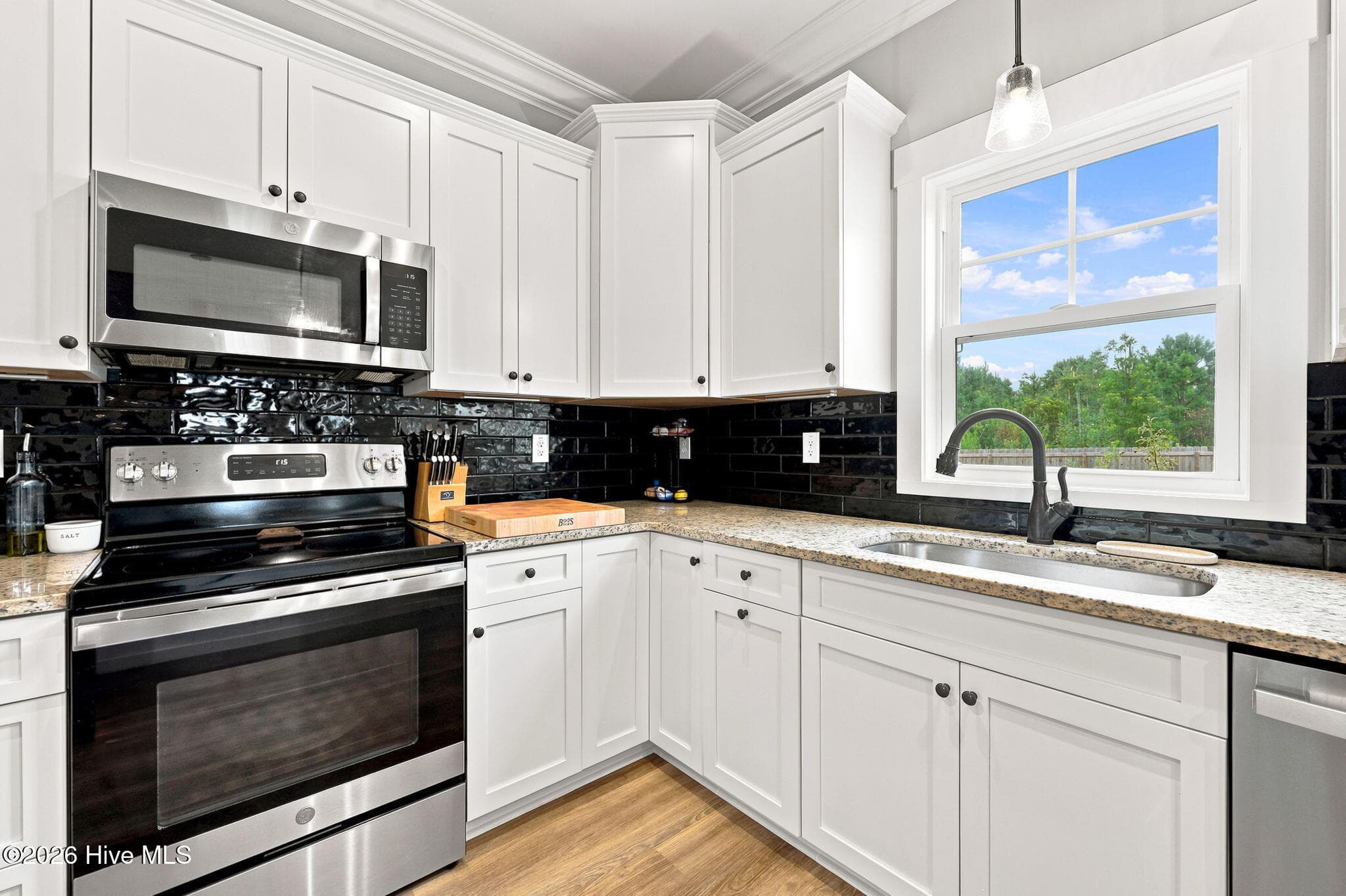 Single Family Residence at 284 E Ivybridge Drive, Hubert, NC 28539, photo 10 of 55