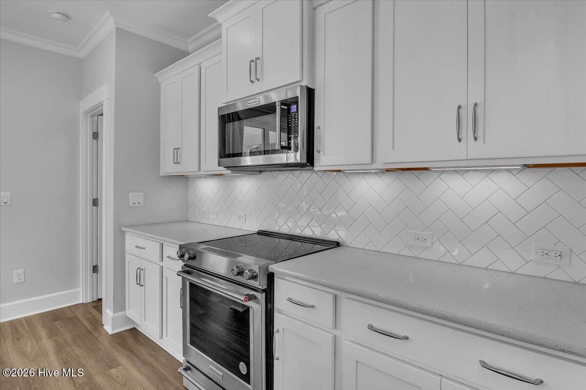 Single Family Residence at 504 Beaumont Oaks Drive, Wilmington, NC 28411, photo 6 of 83