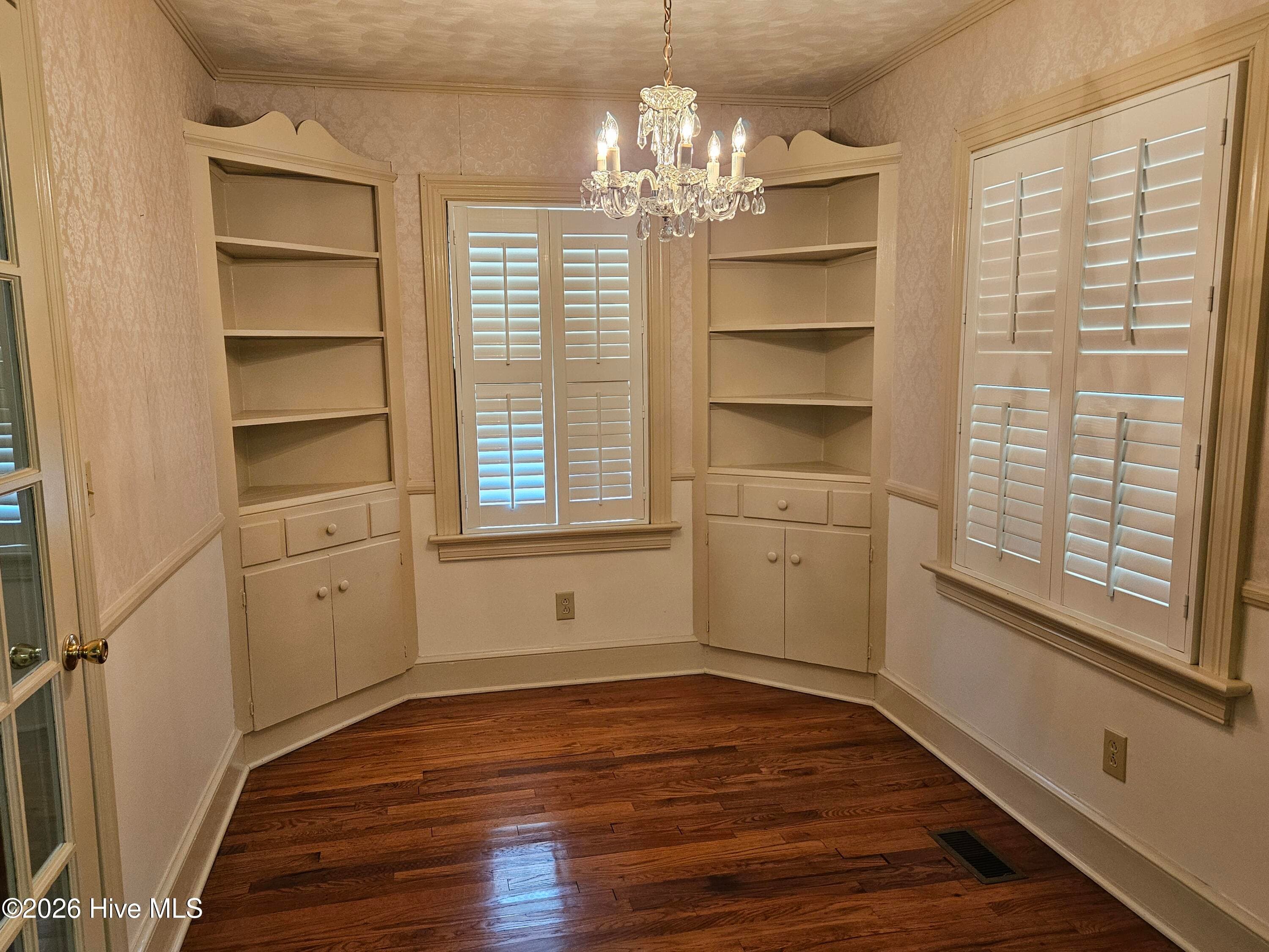 Single Family Residence at 702 Stewart Avenue, Clinton, NC 28328, photo 8 of 18