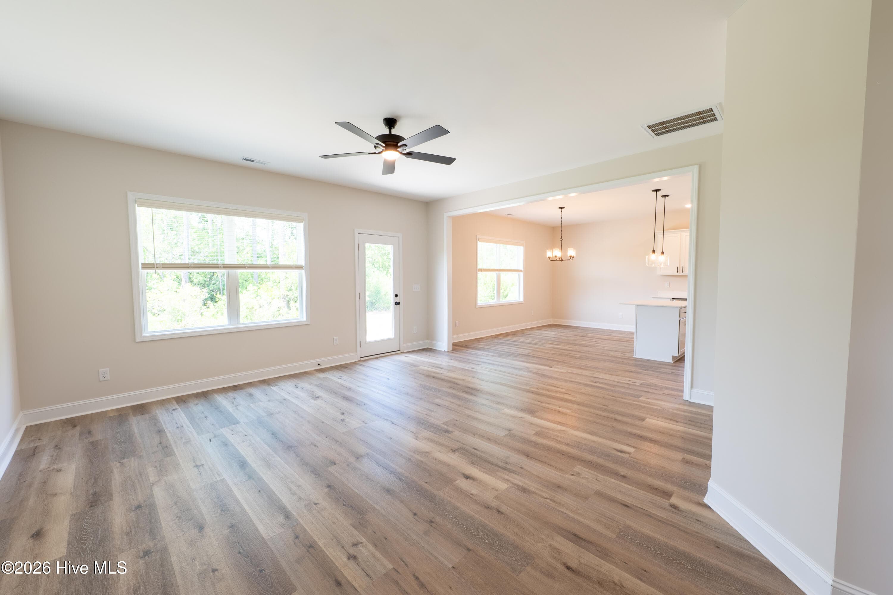 Single Family Residence at 164 Huxley Terrace, Hampstead, NC 28443, photo 7 of 29