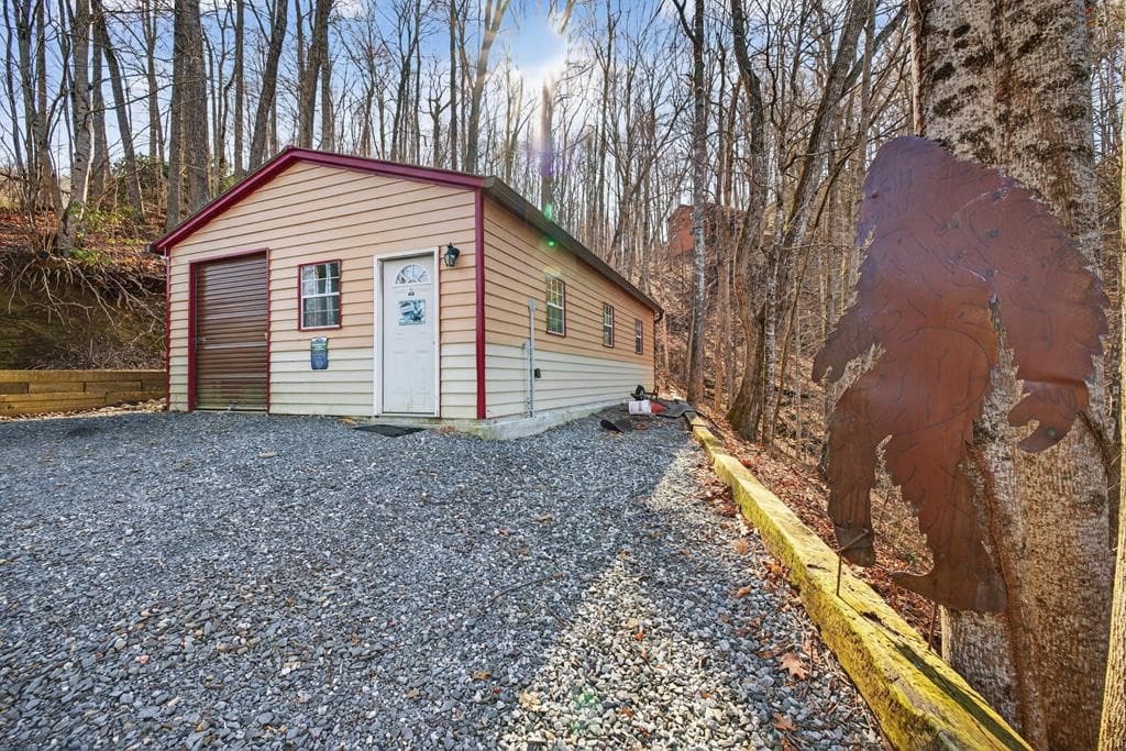 Single Family Residence at 124 Mount Mariah Road, Topton, NC 28781, photo 4 of 5