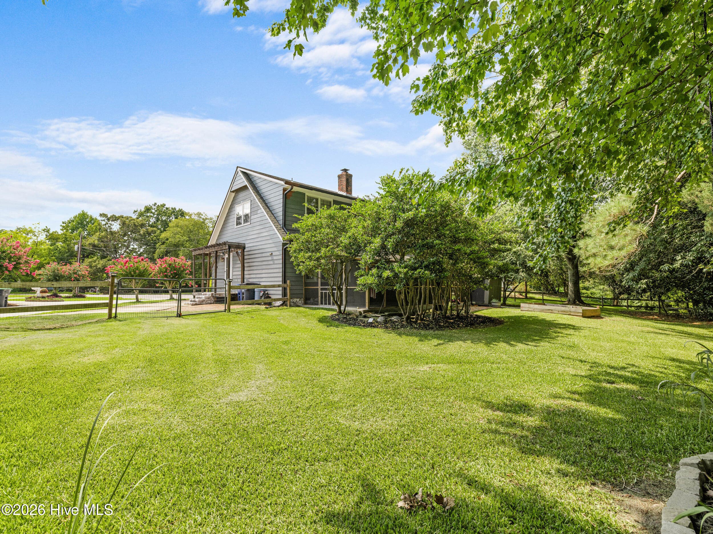 Single Family Residence at 1408 Cando Place, Jacksonville, NC 28540, photo 6 of 41