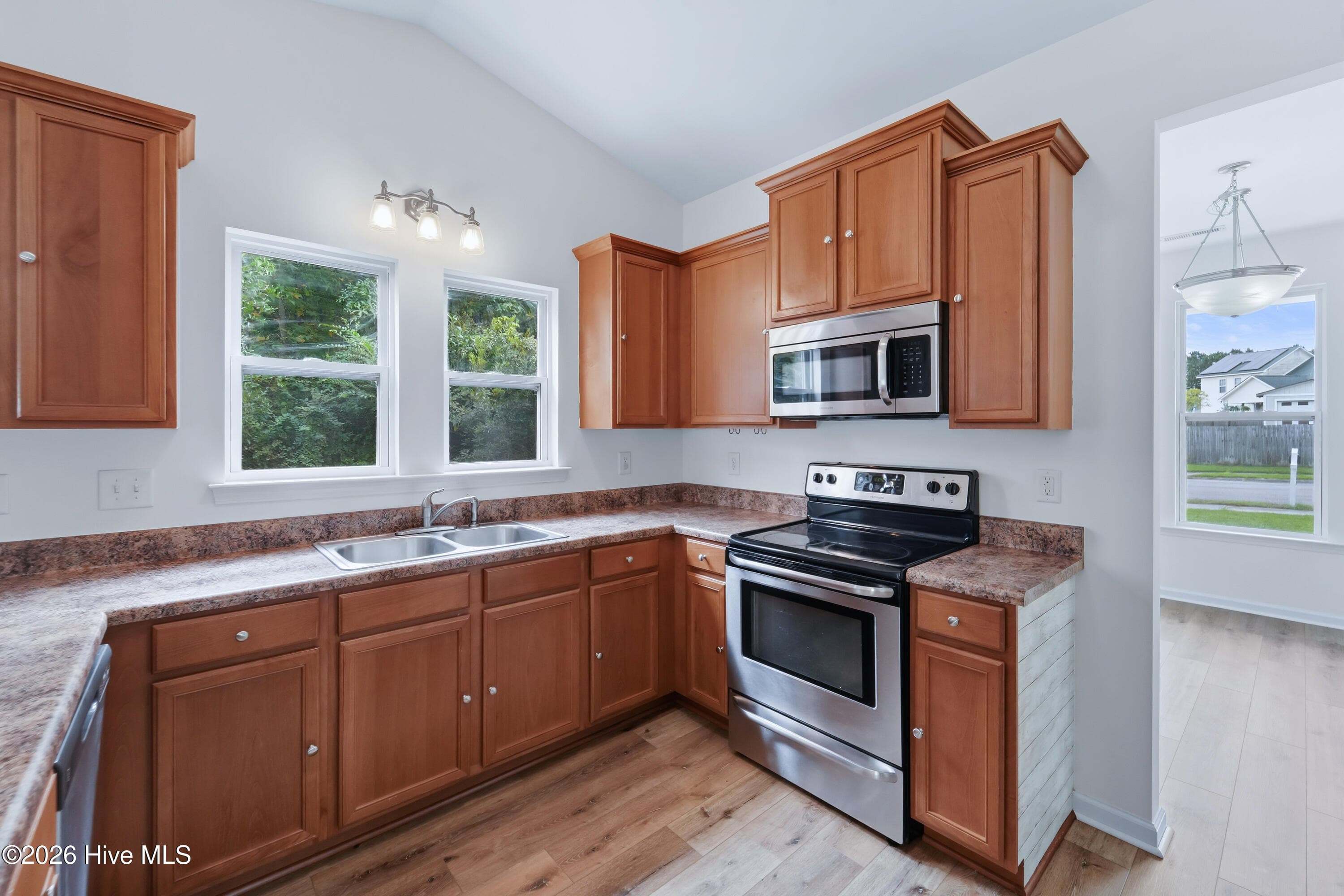 Single Family Residence at 103 Forsythia Court, Jacksonville, NC 28546, photo 13 of 48