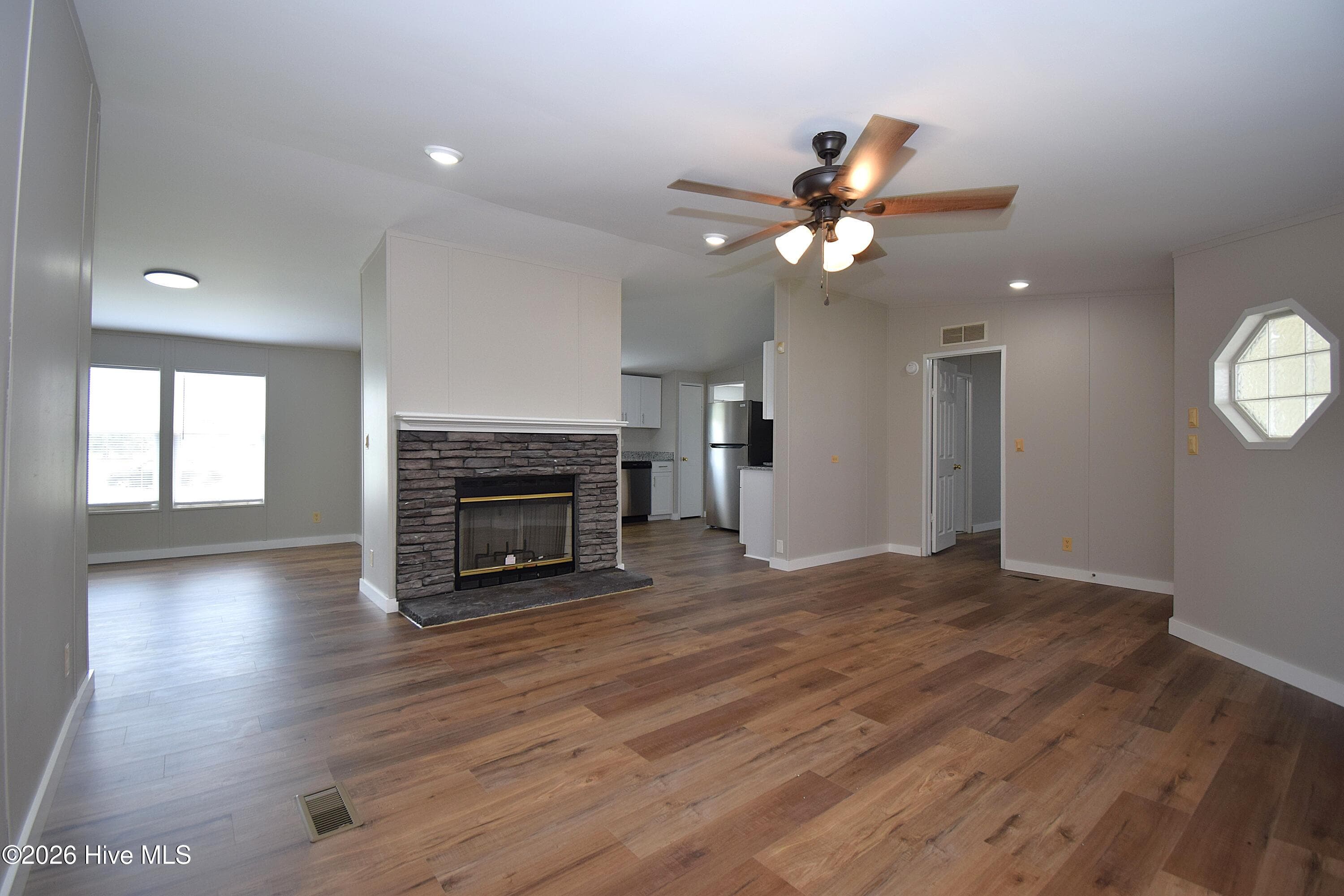 Manufactured Home at 220 Main Street, Grifton, NC 28530, photo 15 of 59