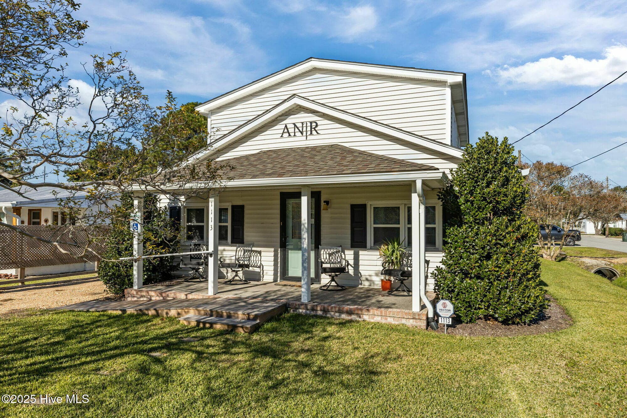 1113 Lennoxville Road, Beaufort, NC 28516