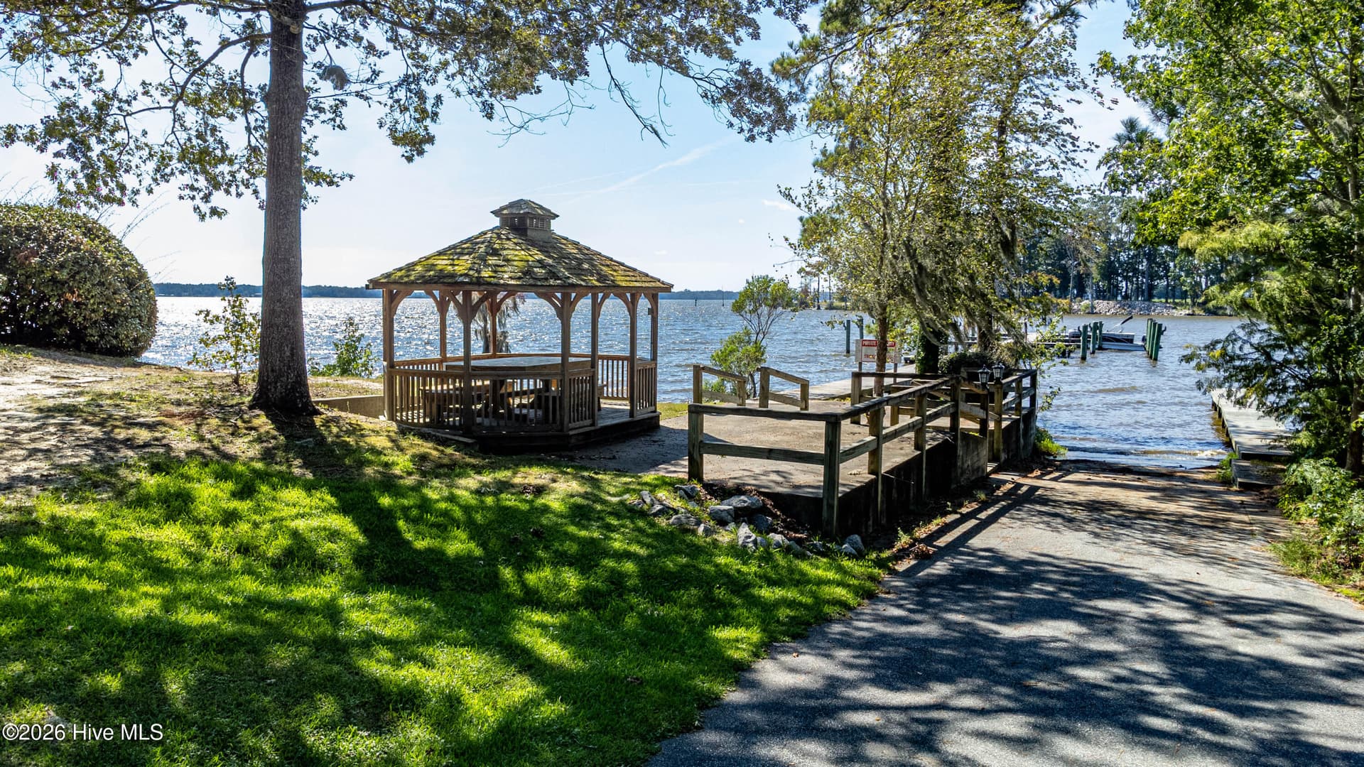 18 Suttons Landing Road, Hertford, NC 27944