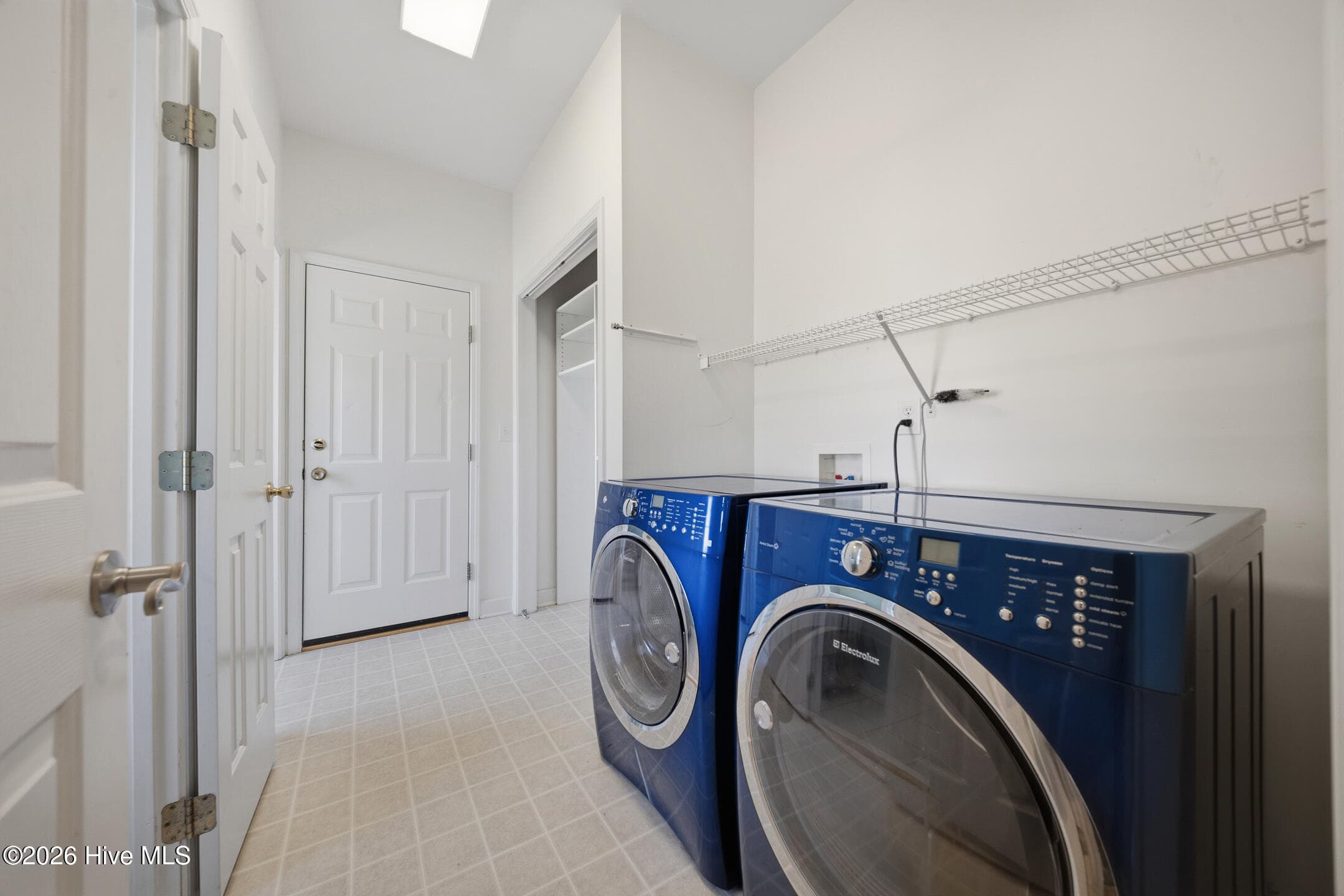 Laundry Room - 117 Middle Point Road, Hampstead, NC 28443