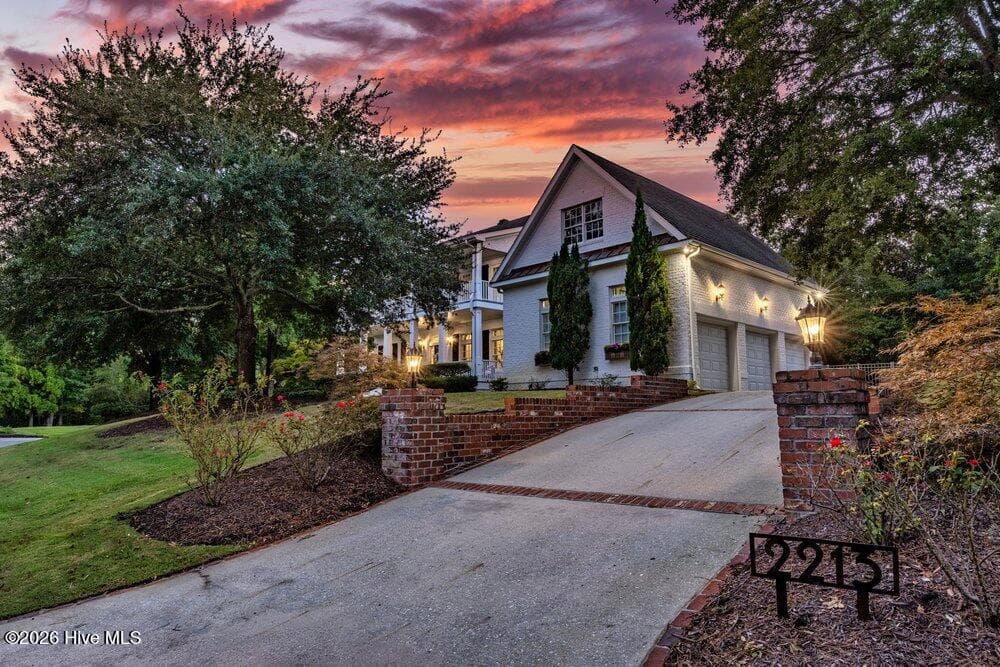 Single Family Residence at 2213 Fox Hunt Lane, Wilmington, NC 28405, photo 4 of 79