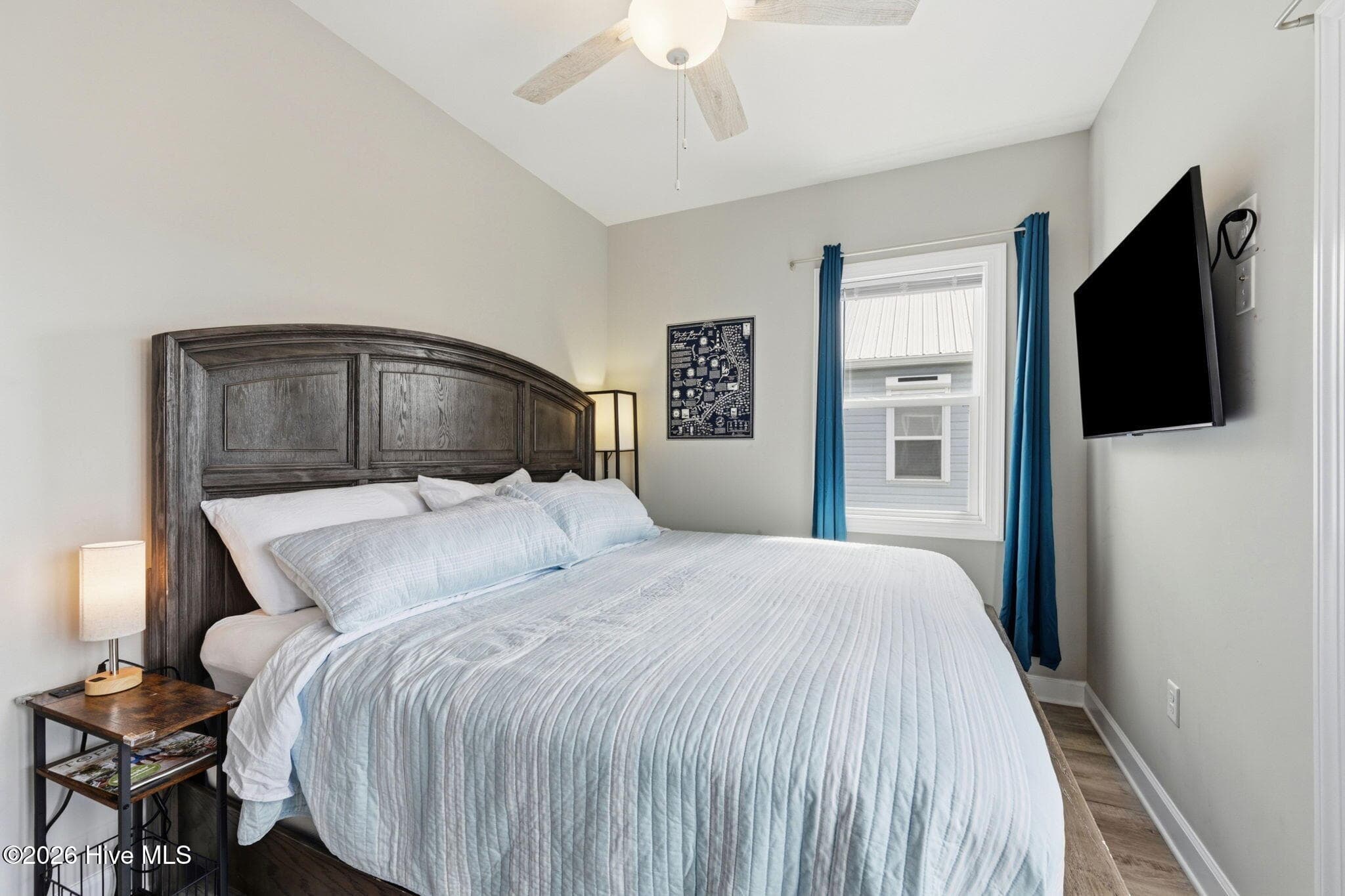 Townhouse at 124 Sea Gull Lane, North Topsail Beach, NC 28460, photo 16 of 48