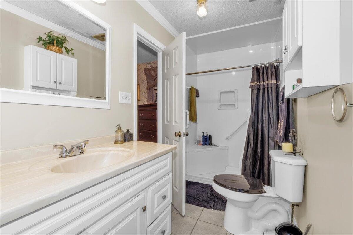 bathroom 2 - 7025 Rance Perry Road, Appling, GA 30802