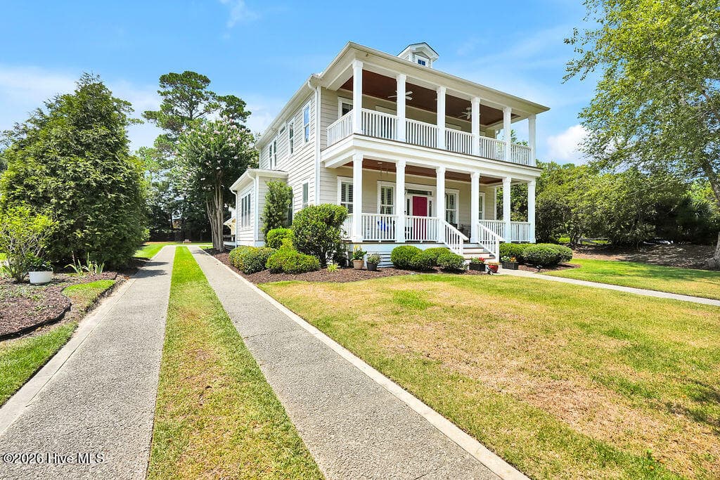 Single Family Residence at 2502 Royal Palm Lane, Wilmington, NC 28409, photo 2 of 5