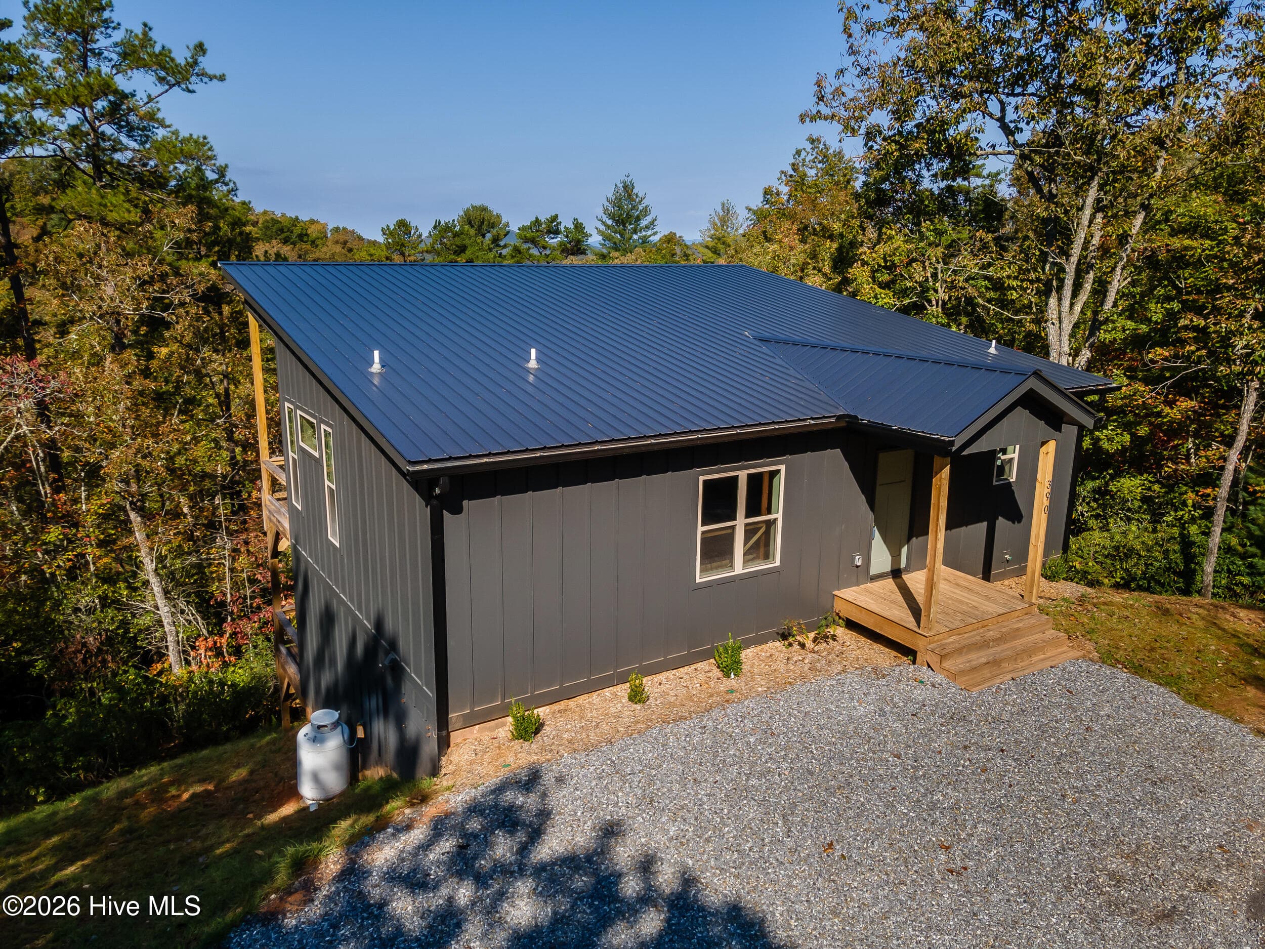 390 Fiddlers Way, Brasstown, NC 28902