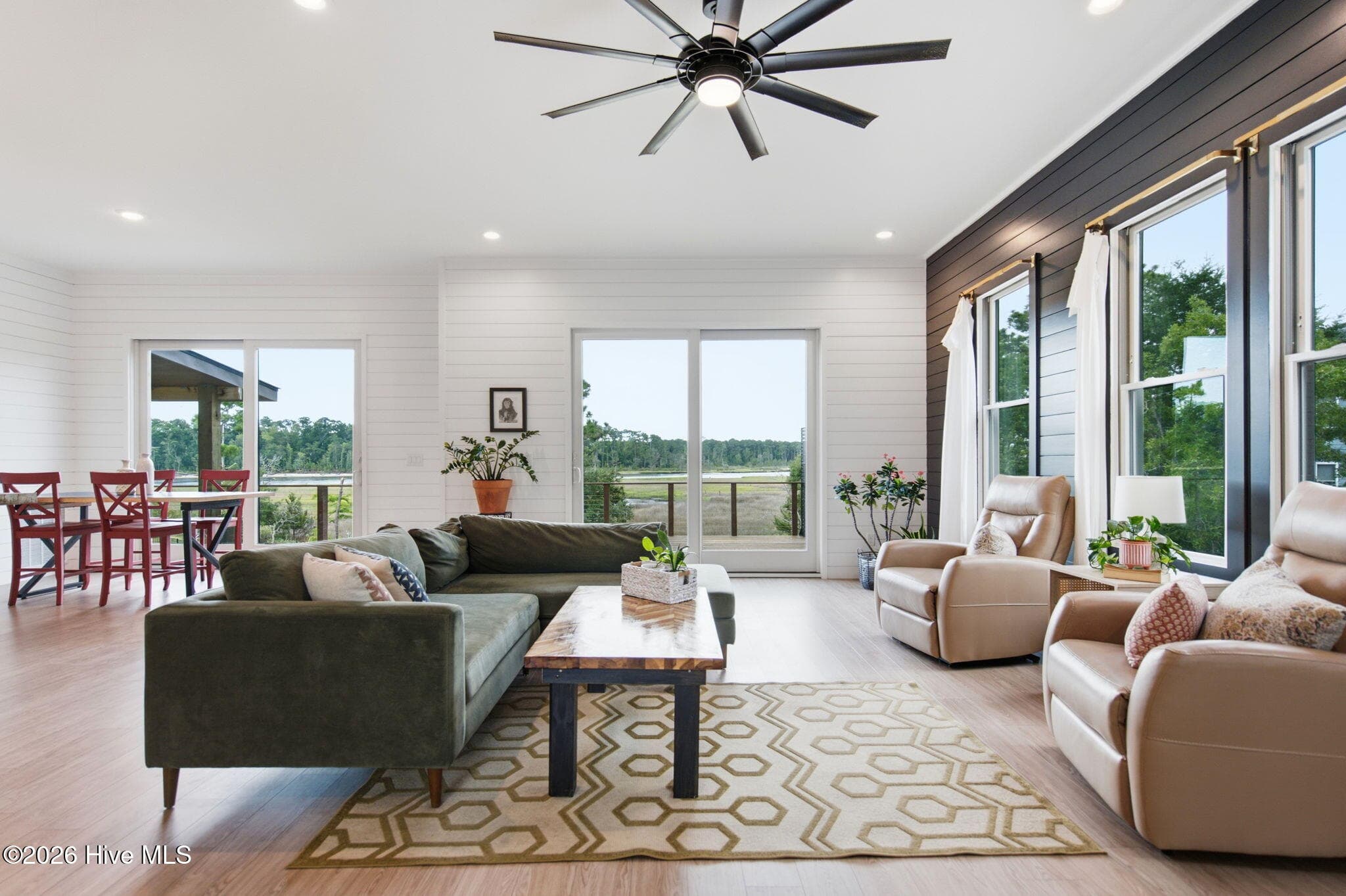 Single Family Residence at 9202 River Road, Wilmington, NC 28412, photo 3 of 77