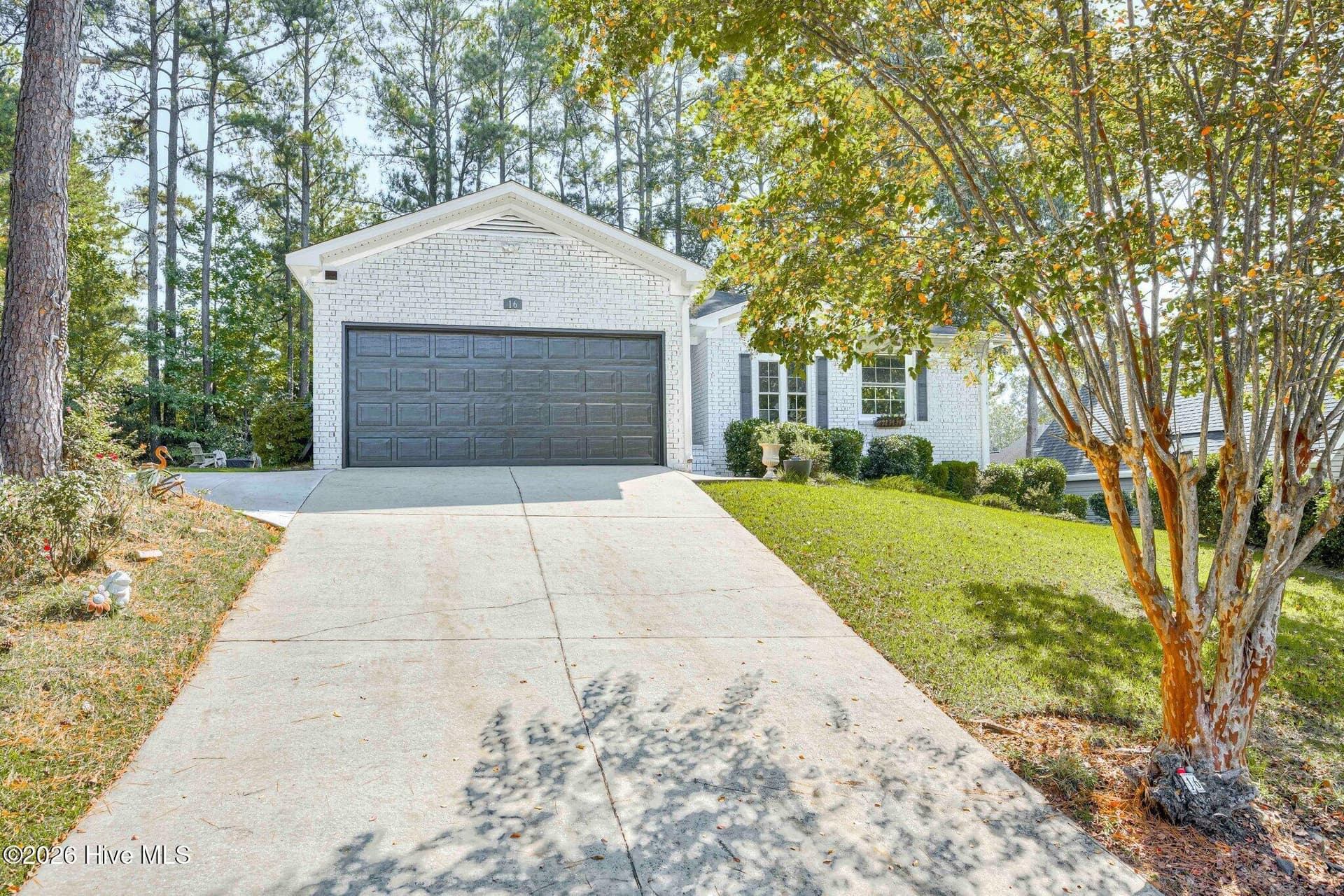 Single Family Residence at 16 Woodhill Place, Aiken, SC 29803, photo 2 of 51