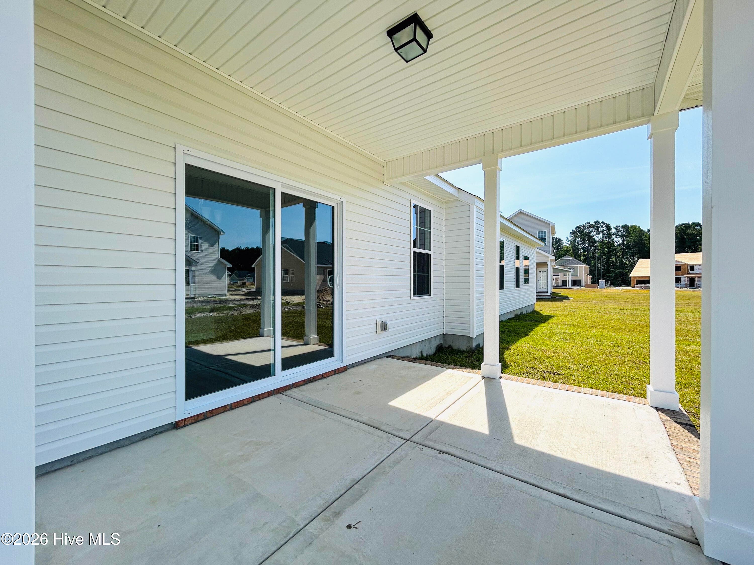 Single Family Residence at 824 Hidden Bridge Drive, Jacksonville, NC 28546, photo 11 of 54