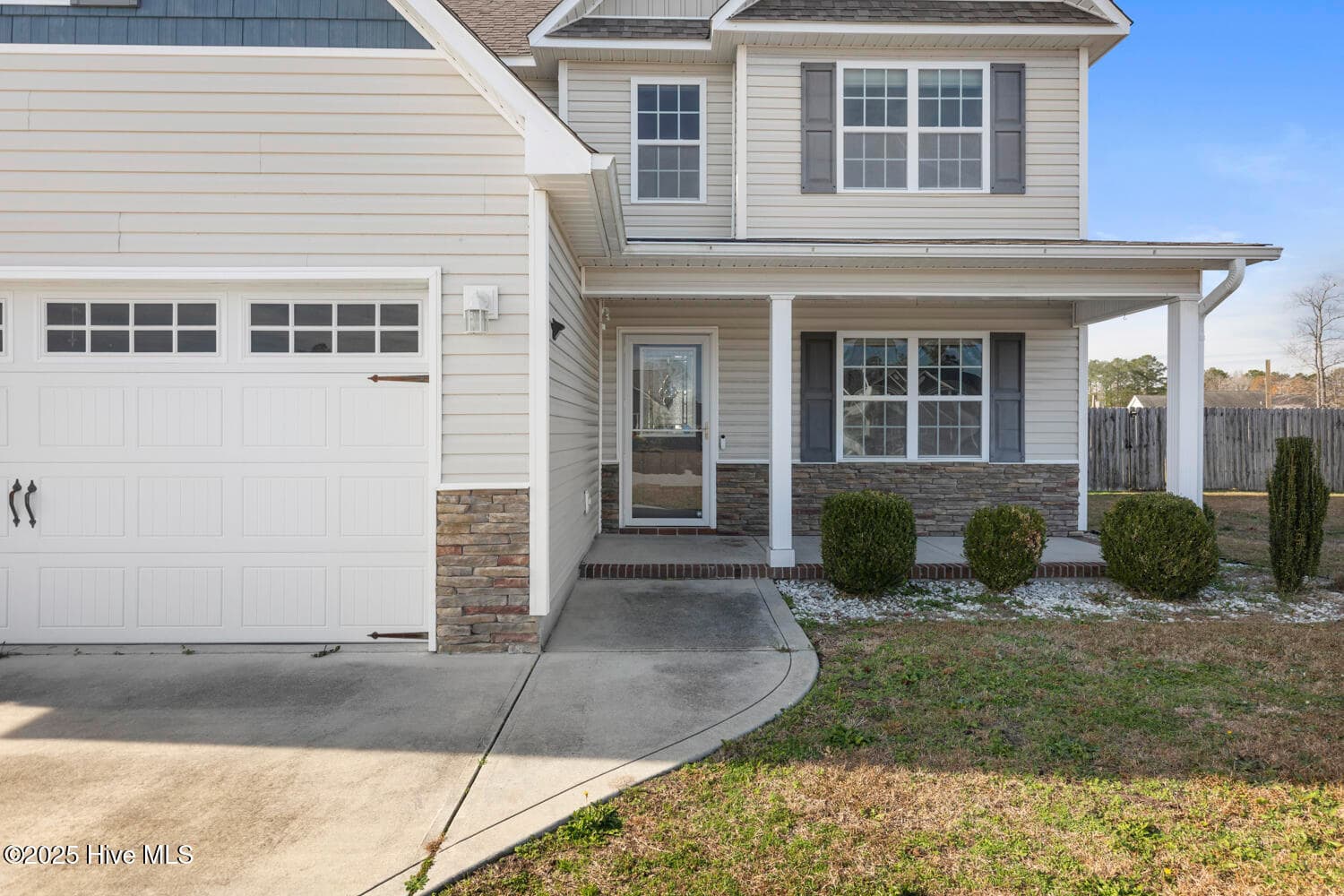 Single Family Residence at 405 Duncan Drive S, Richlands, NC 28574, photo 4 of 34