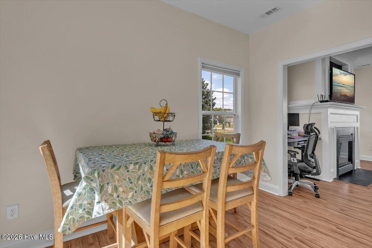 Single Family Residence at 118 Crooked Run Drive, New Bern, NC 28560, photo 13 of 49