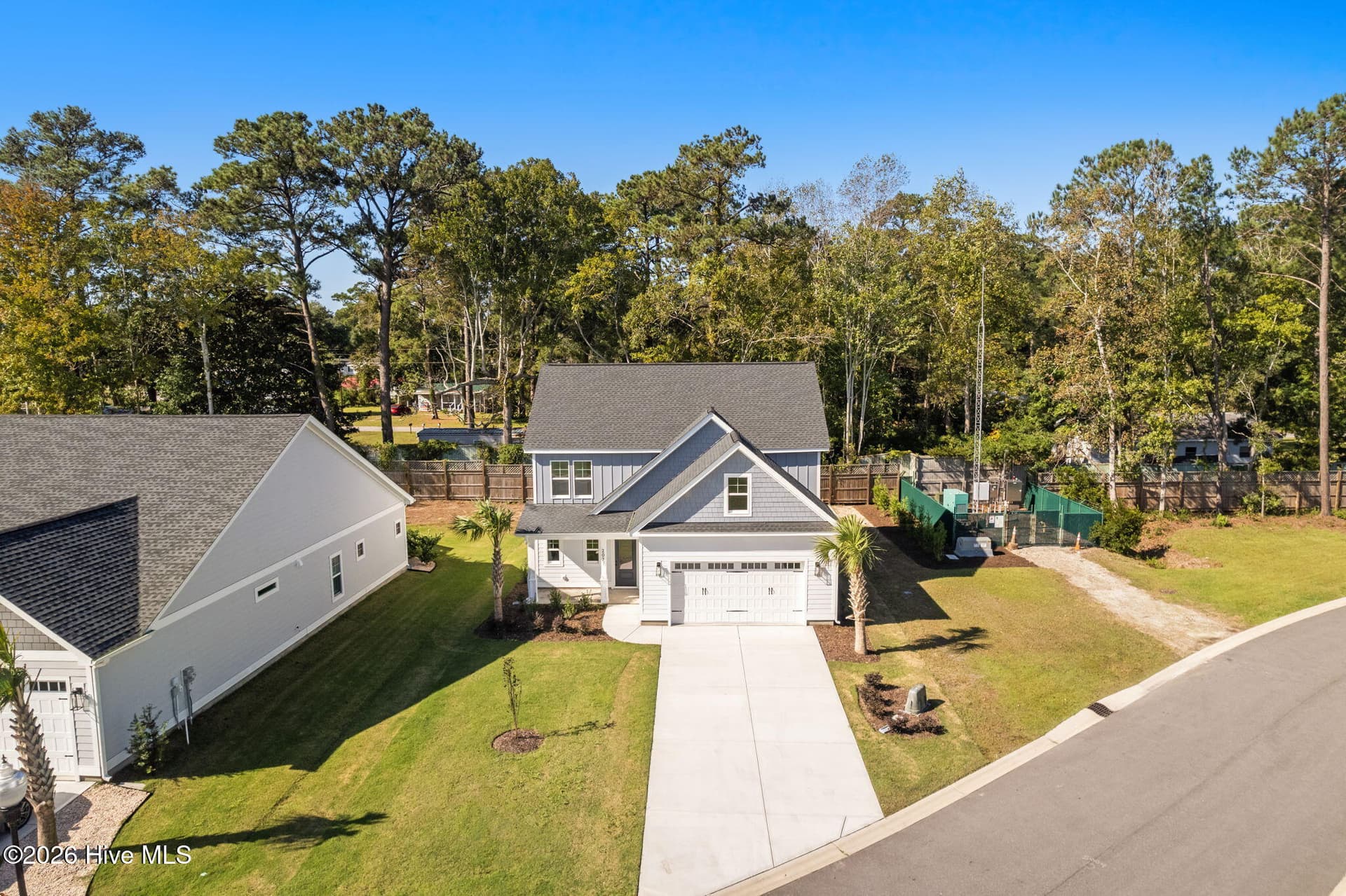 Single Family Residence at 2027 Greenside Manor Drive SW, Ocean Isle Beach, NC 28469, photo 11 of 81