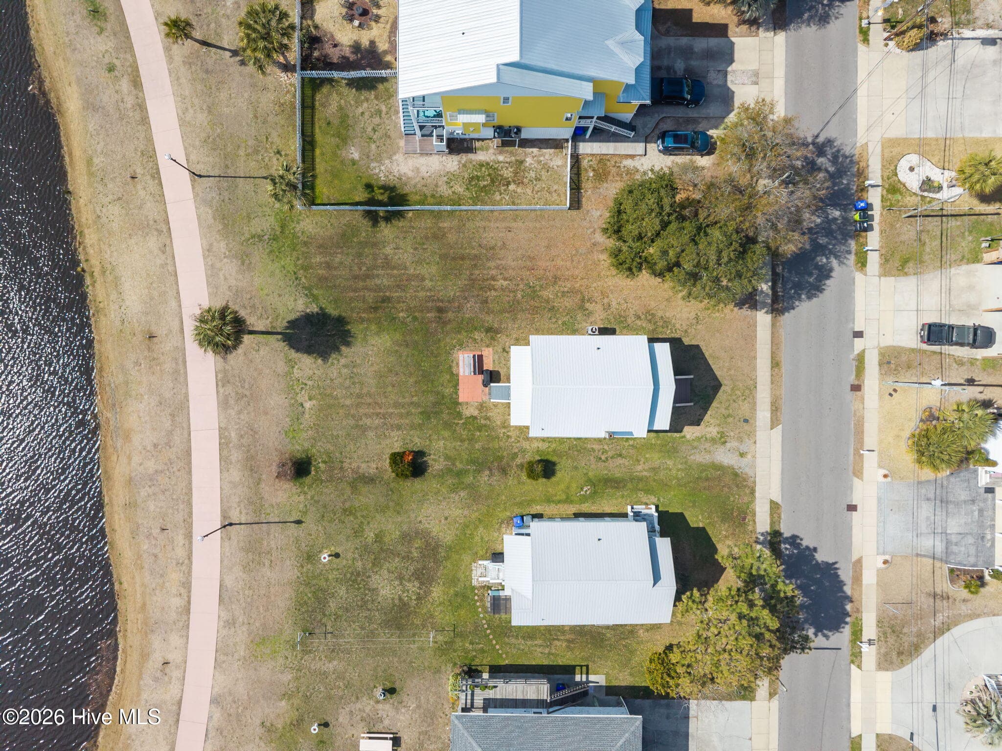Single Family Residence at 305 Atlanta Avenue, Carolina Beach, NC 28428, photo 7 of 69