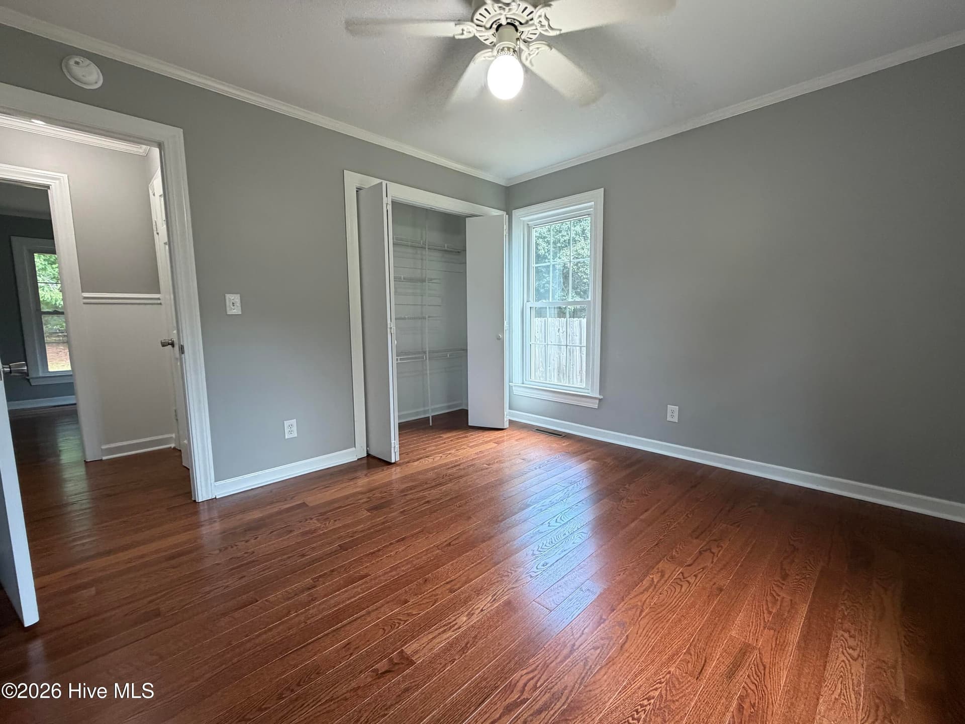 Single Family Residence at 2010 Westwood Drive, Kinston, NC 28504, photo 2 of 3