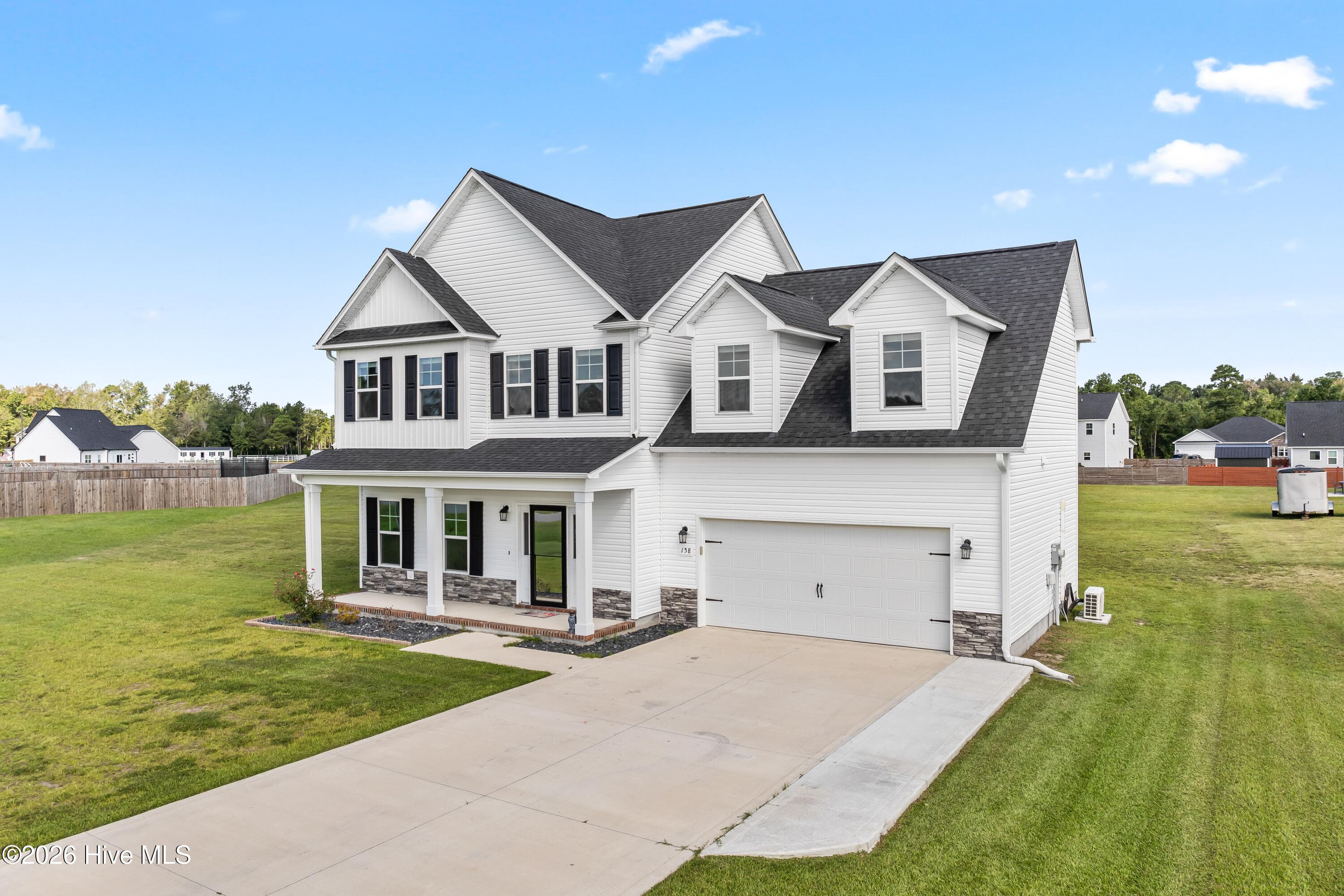 Single Family Residence at 158 Uzzell Road, Hubert, NC 28539, photo 3 of 45