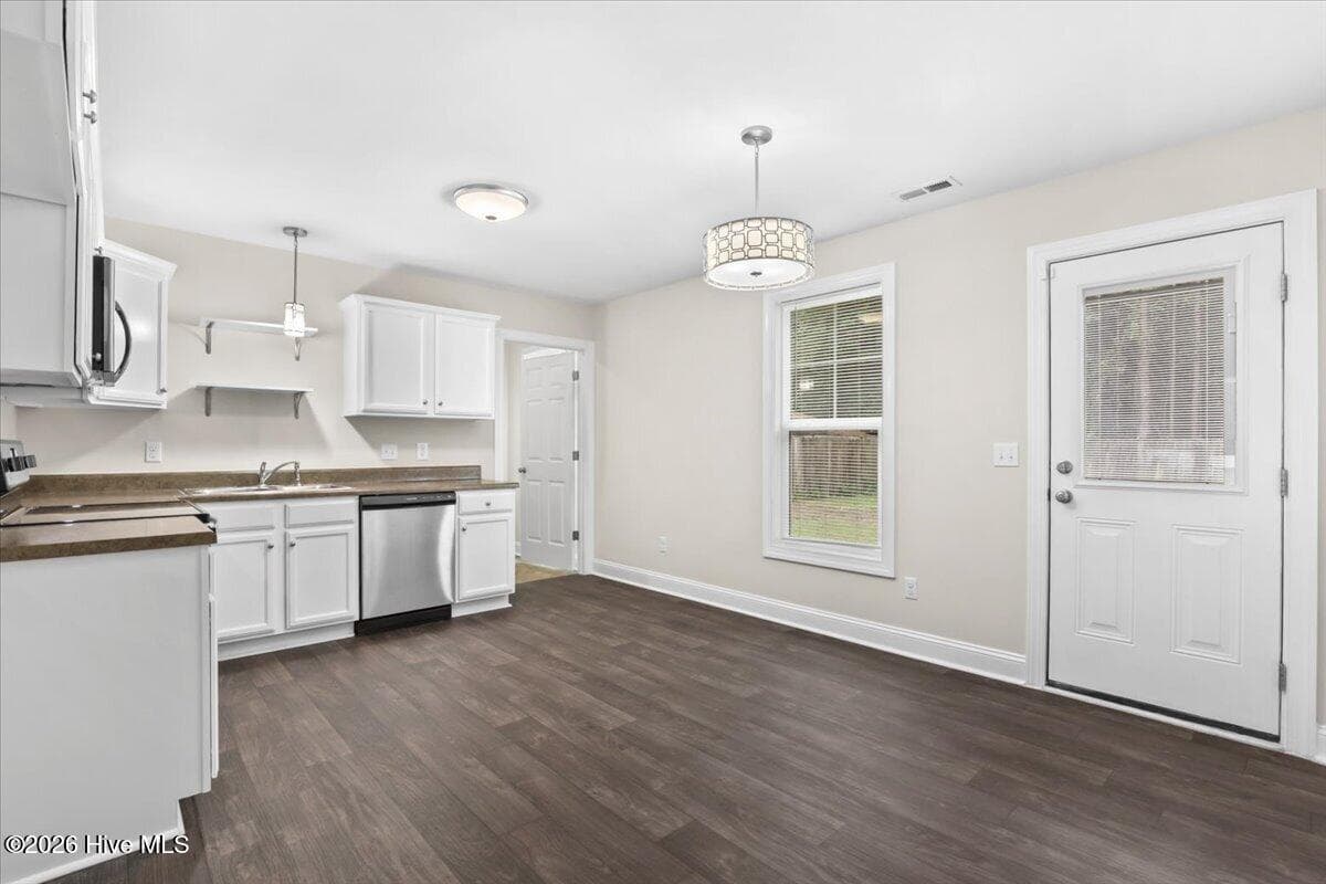 Single Family Residence at 2717 Winding Ridge Drive W, Wilson, NC 27893, photo 7 of 29