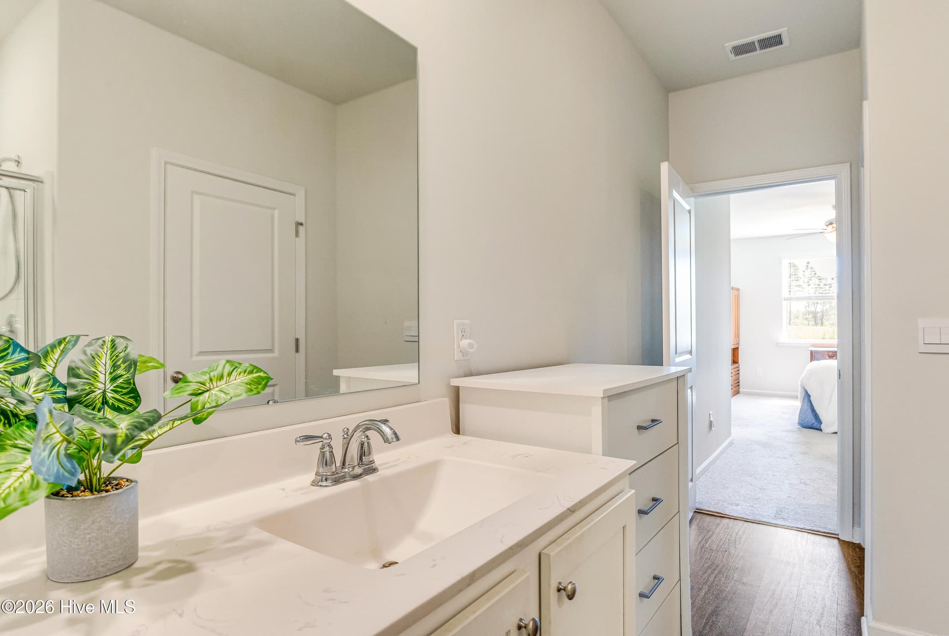 Single Family Residence at 1038 Burled Oak Ridge Loop SE, Bolivia, NC 28422, photo 18 of 91
