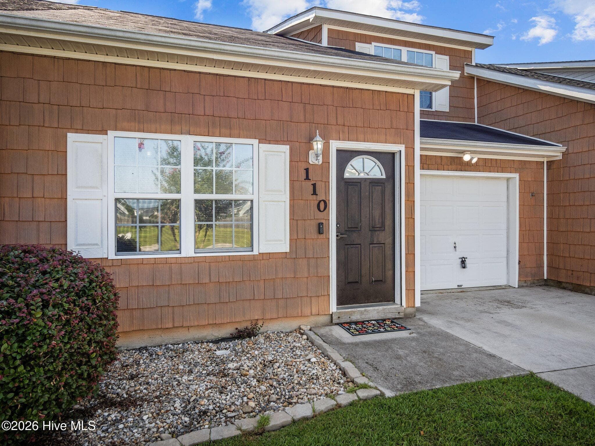 Townhouse at 110 Creeker Town Way, Hubert, NC 28539, photo 9 of 44