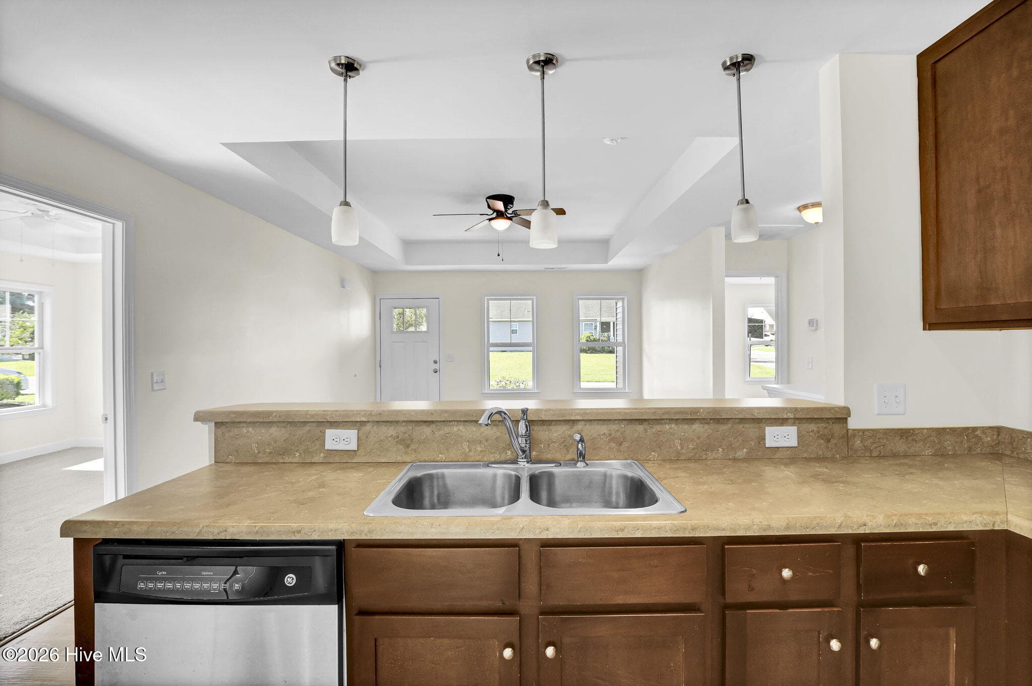 Single Family Residence at 91 Glasgow Drive, Rocky Point, NC 28457, photo 13 of 31
