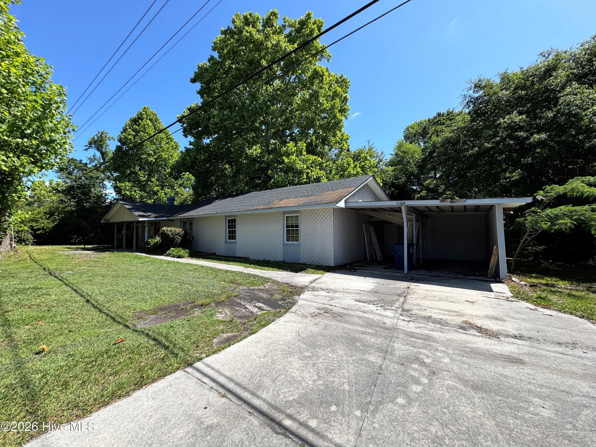 Single Family Residence at 739 Sloop Point Road, Hampstead, NC 28443, photo 21 of 32