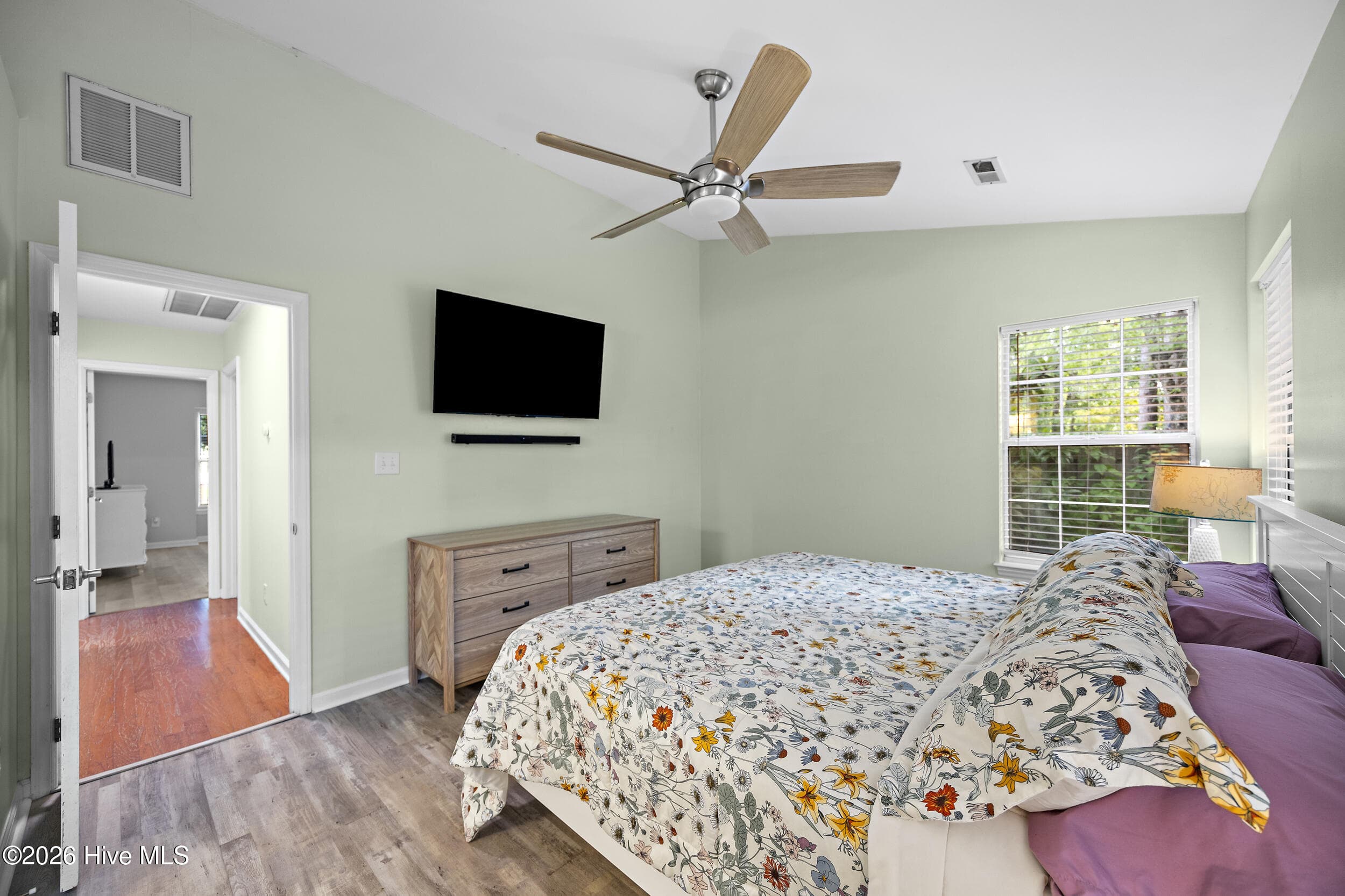 Single Family Residence at 5416 Ibis Court, Wilmington, NC 28409, photo 22 of 36