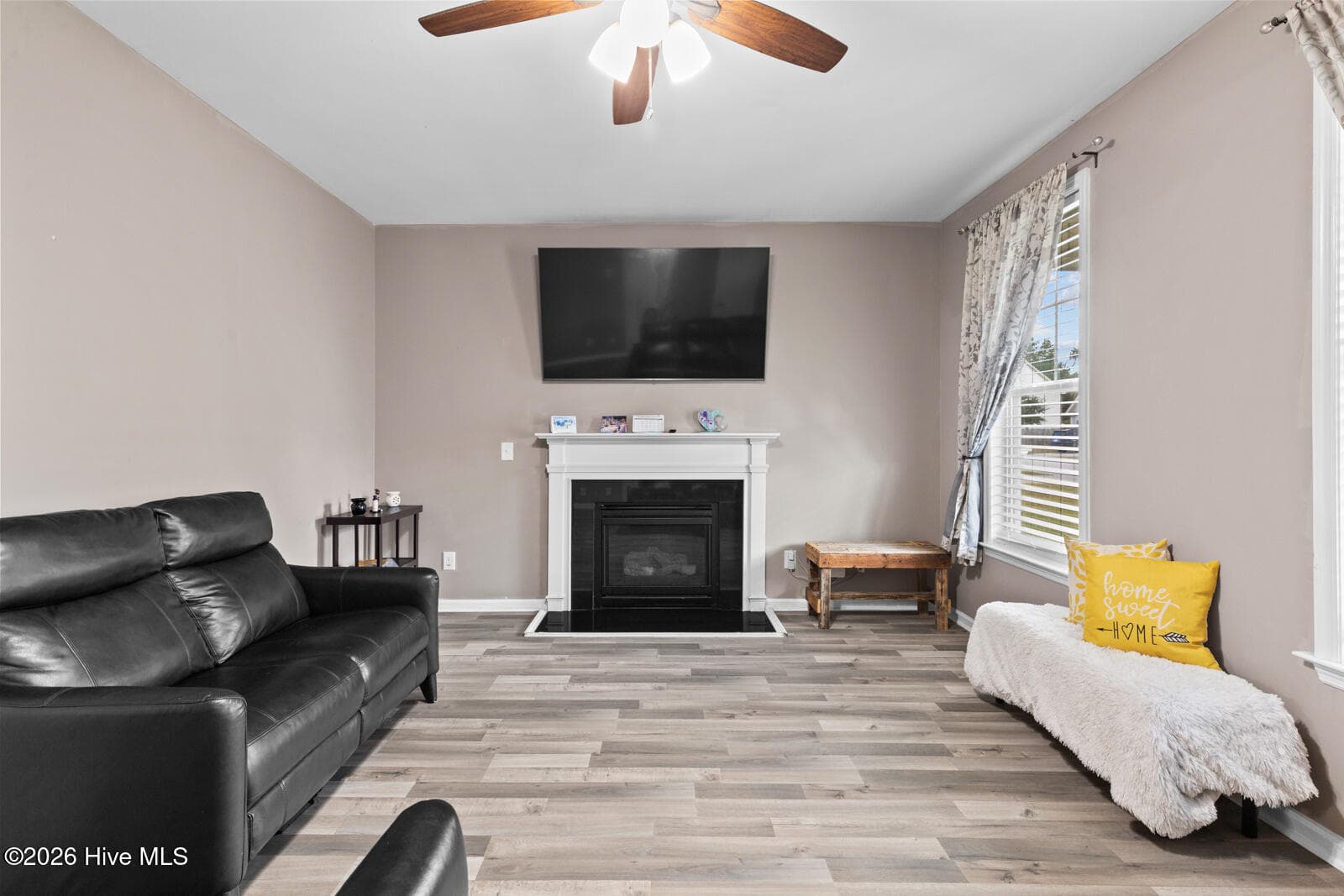 Single Family Residence at 219 Hidden Oaks Drive, Jacksonville, NC 28546, photo 6 of 29