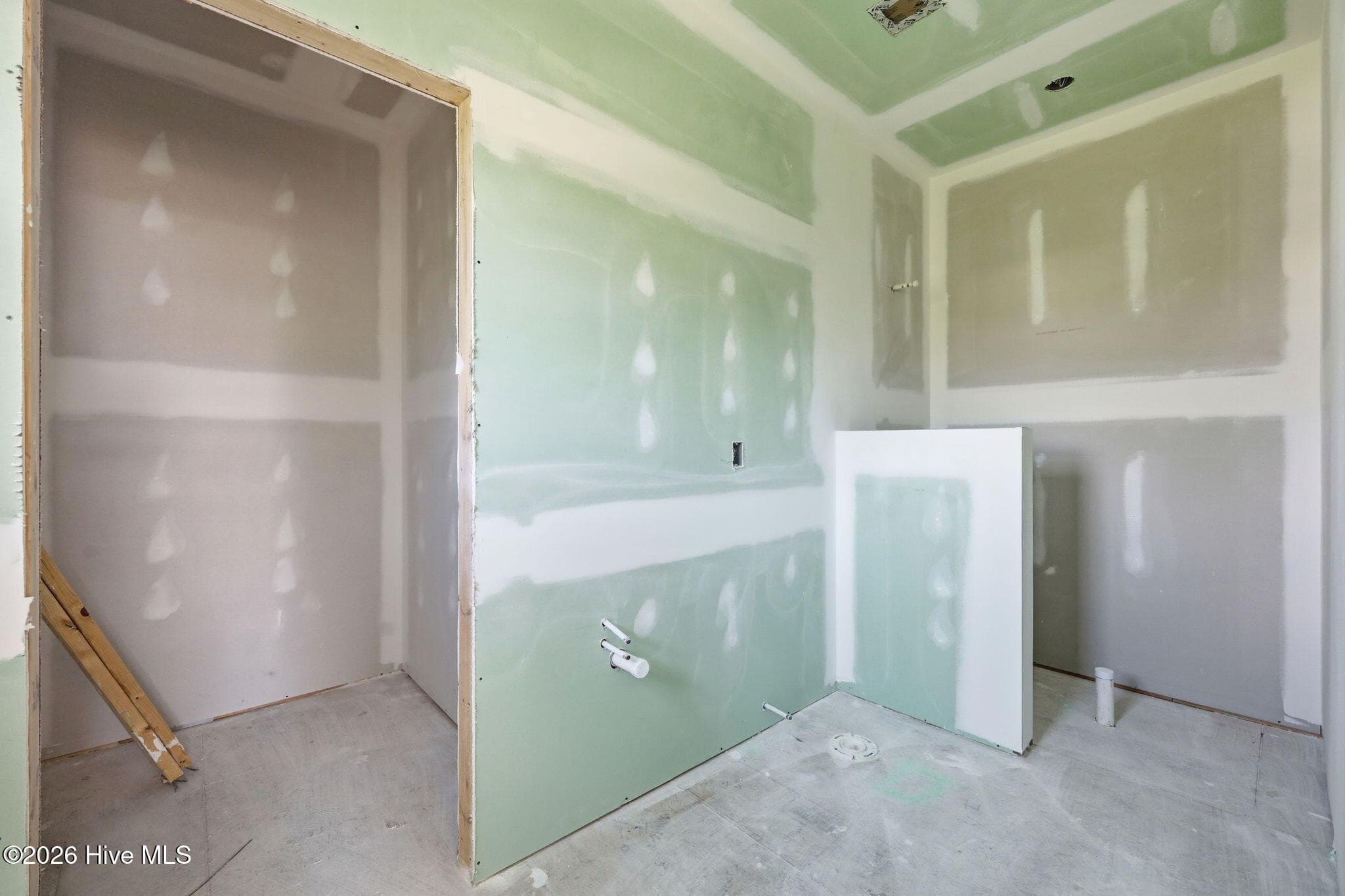 Guest suite bath - 2nd floor - 2302 Emerald Drive, Emerald Isle, NC 28594