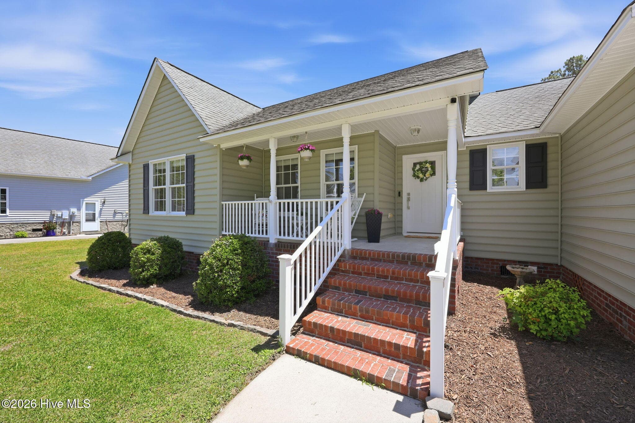 Single Family Residence at 1129 Coral Reef Drive, New Bern, NC 28560, photo 17 of 68