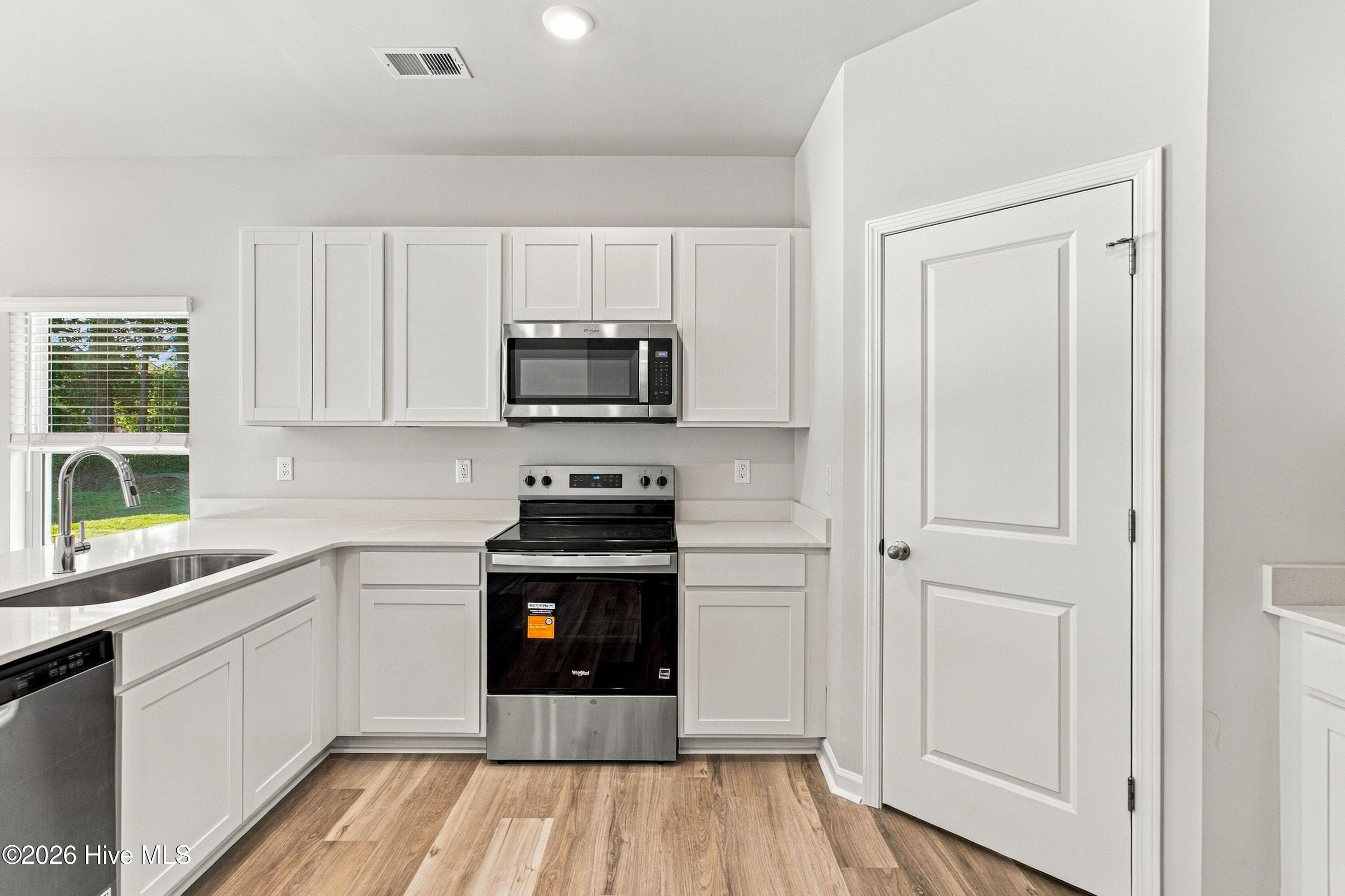 Single Family Residence at 150 N Squires Run Lane, Richlands, NC 28574, photo 15 of 48