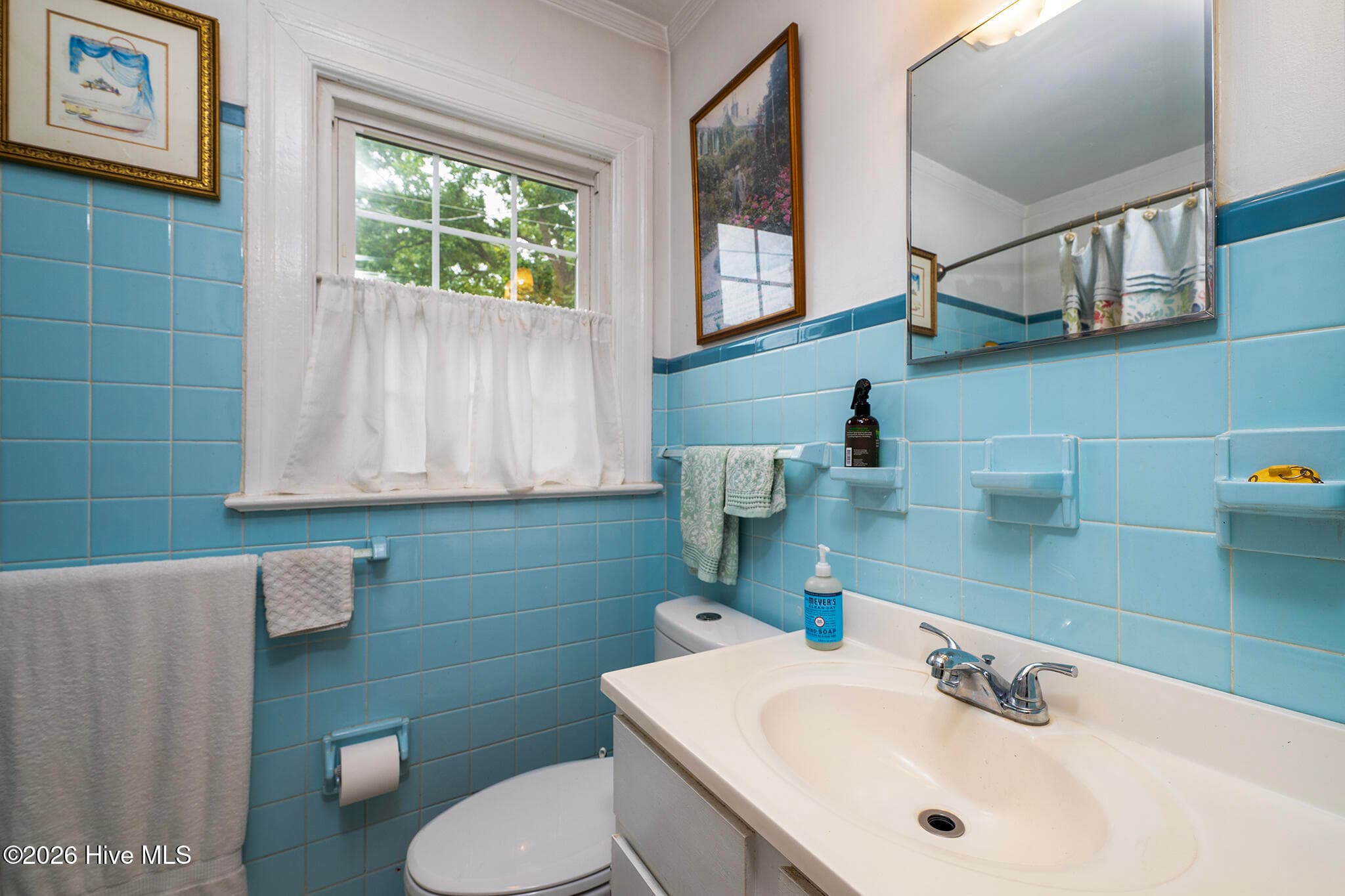 Full Bathroom - 1902 Wilson Street, New Bern, NC 28560