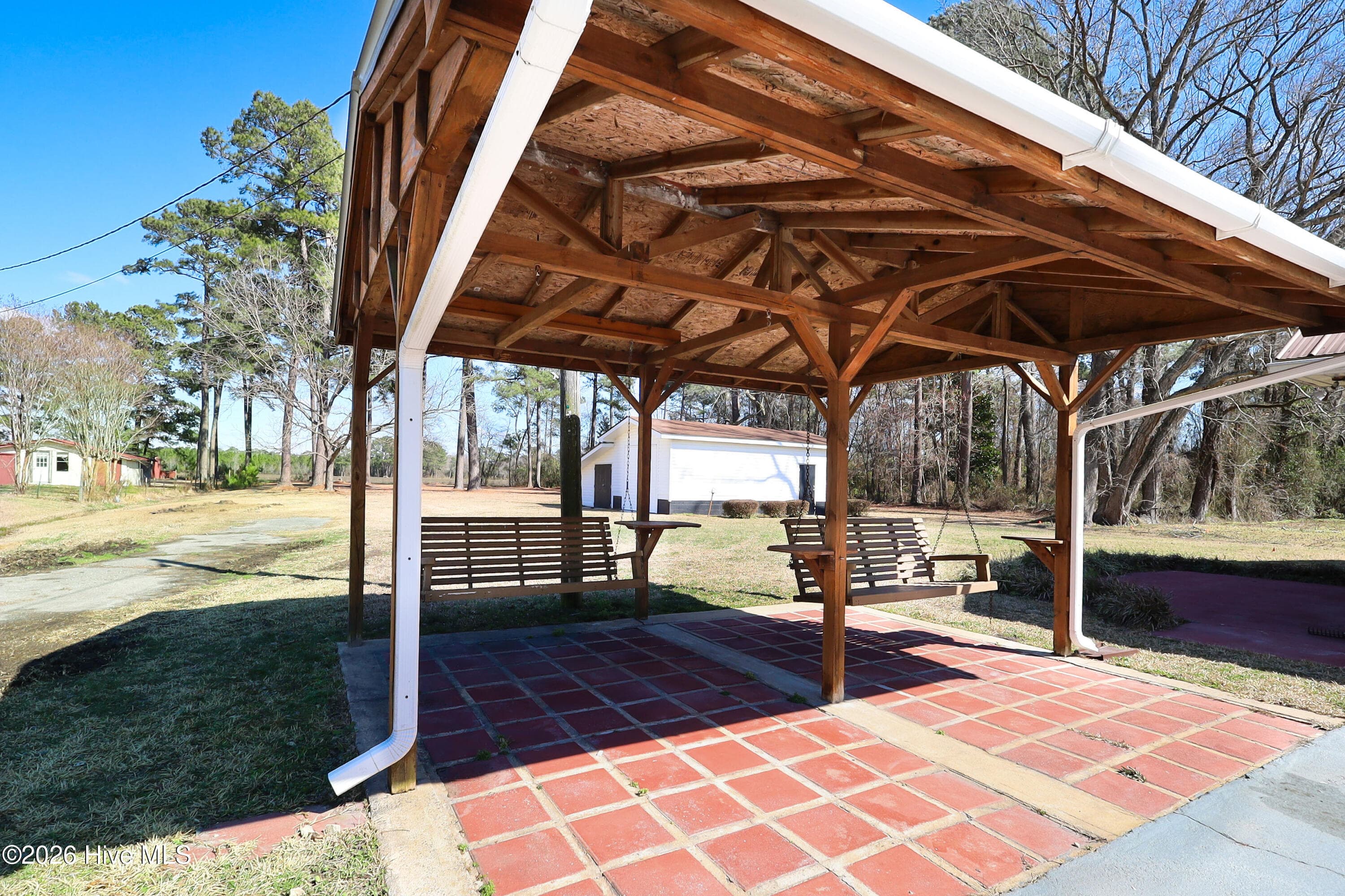 Single Family Residence at 580 Koonce Fork Road, Richlands, NC 28574, photo 5 of 59