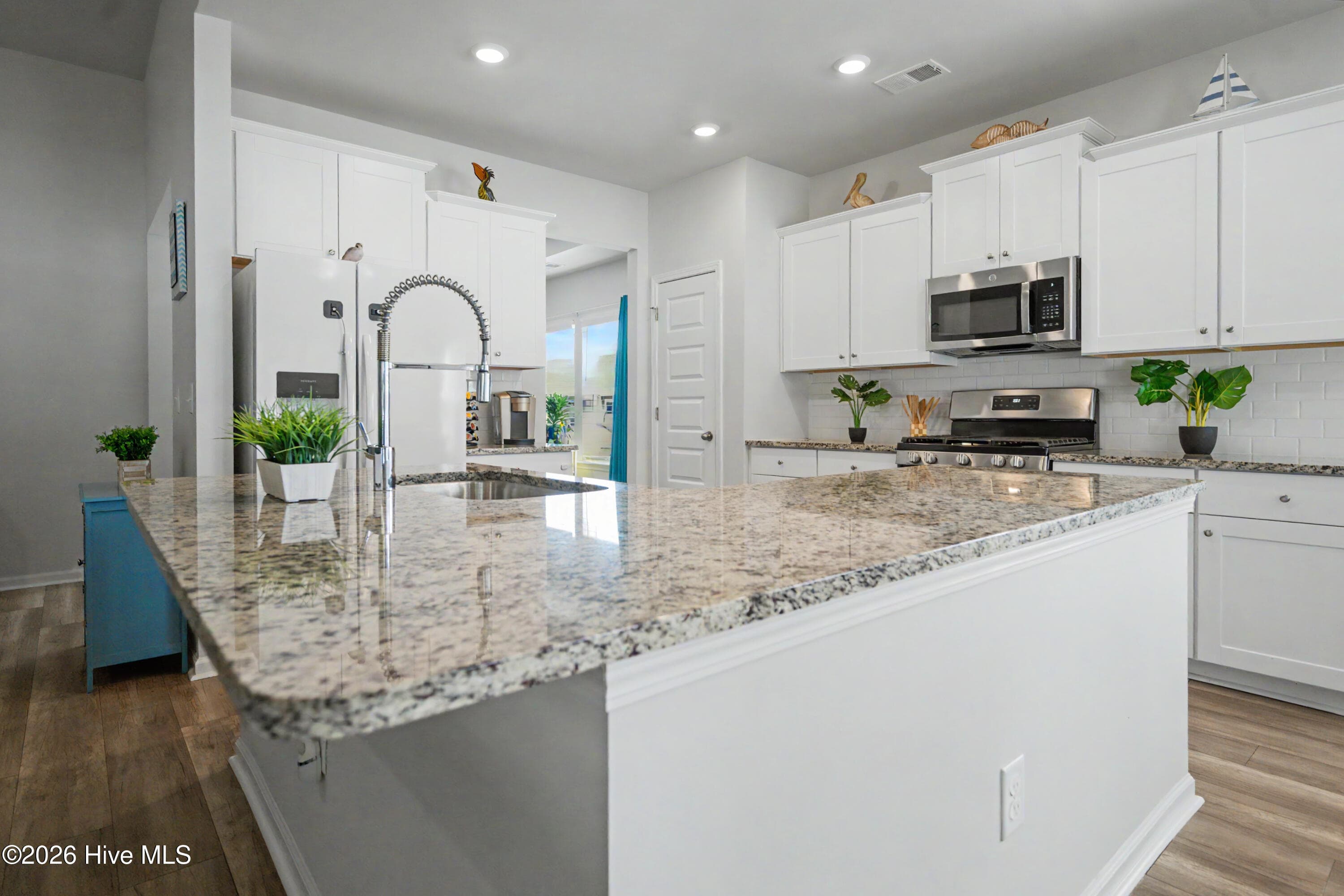 Single Family Residence at 9056 Island Shore Avenue, Calabash, NC 28467, photo 15 of 54