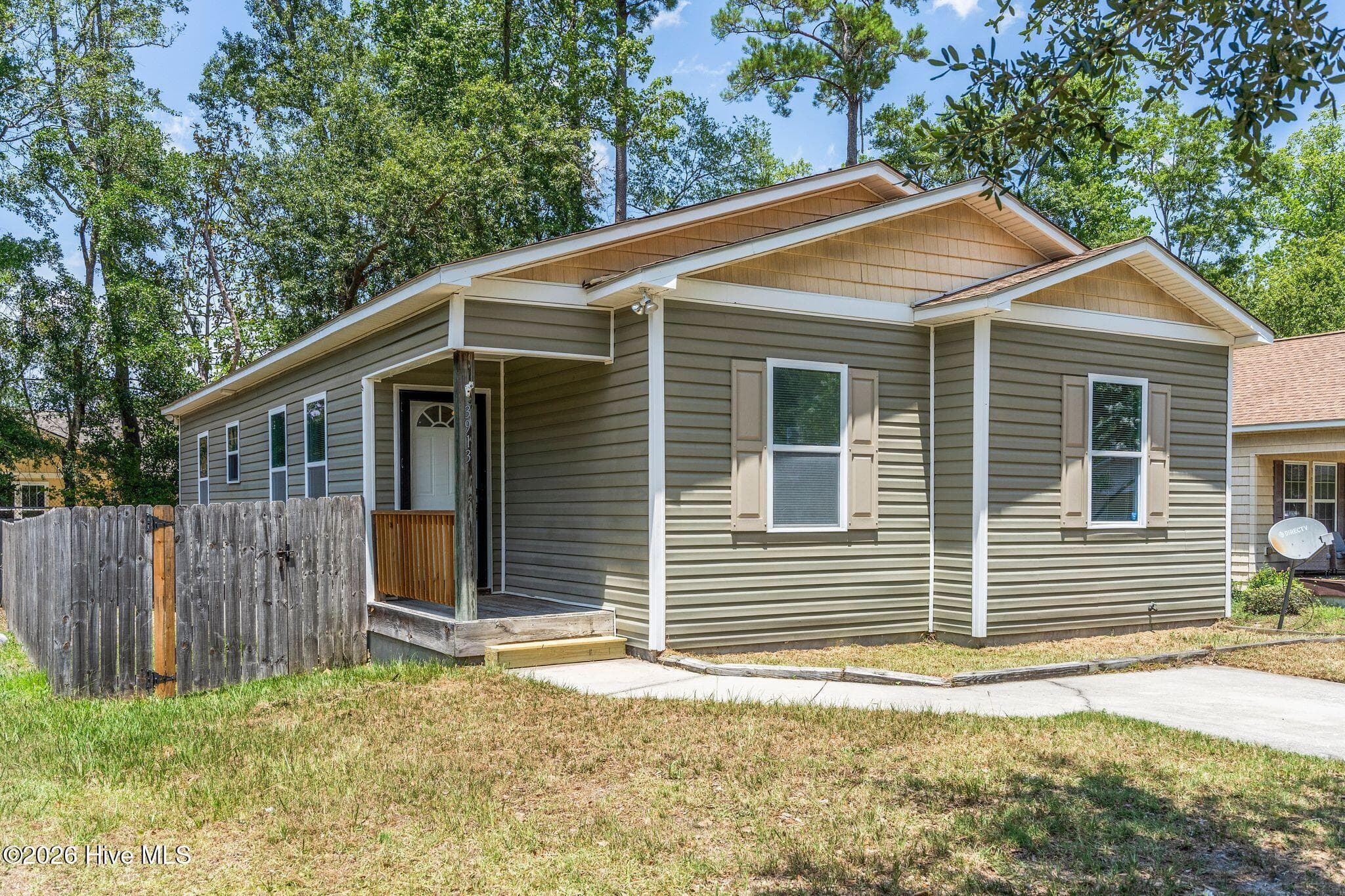 Single Family Residence at 3913 Prices Lane, Wilmington, NC 28405, photo 5 of 56