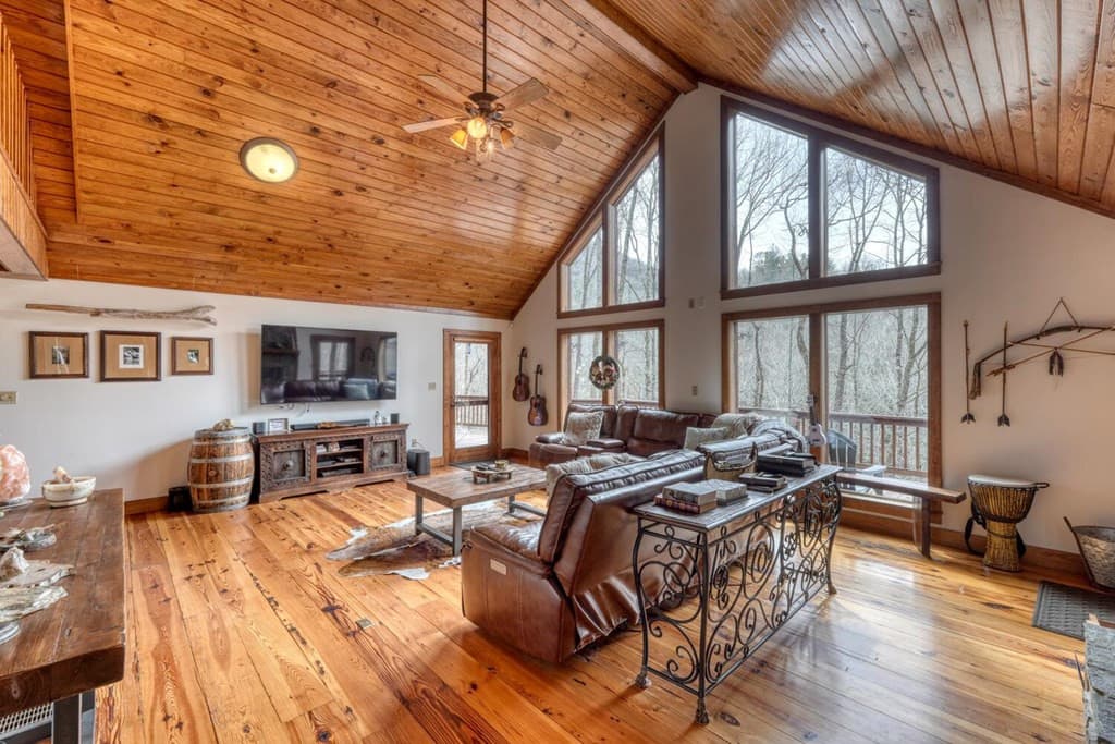 Residential at 575 Carolina Springs Lane, Franklin, NC 28734, photo 12 of 68