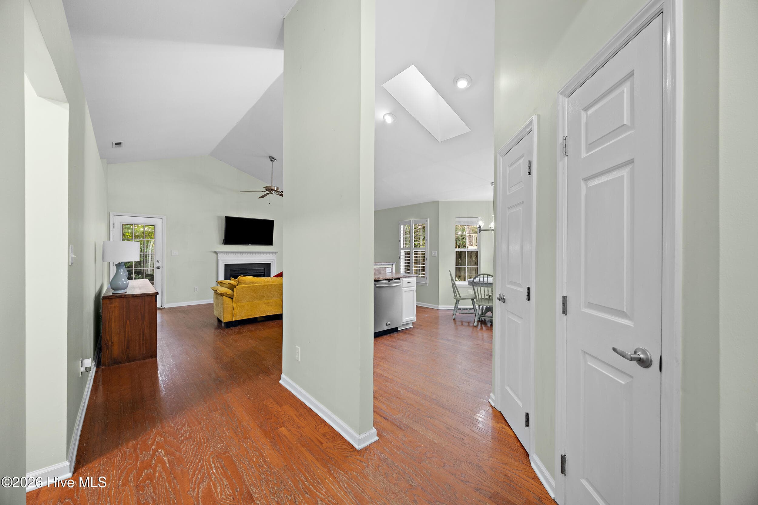 Single Family Residence at 5416 Ibis Court, Wilmington, NC 28409, photo 4 of 36