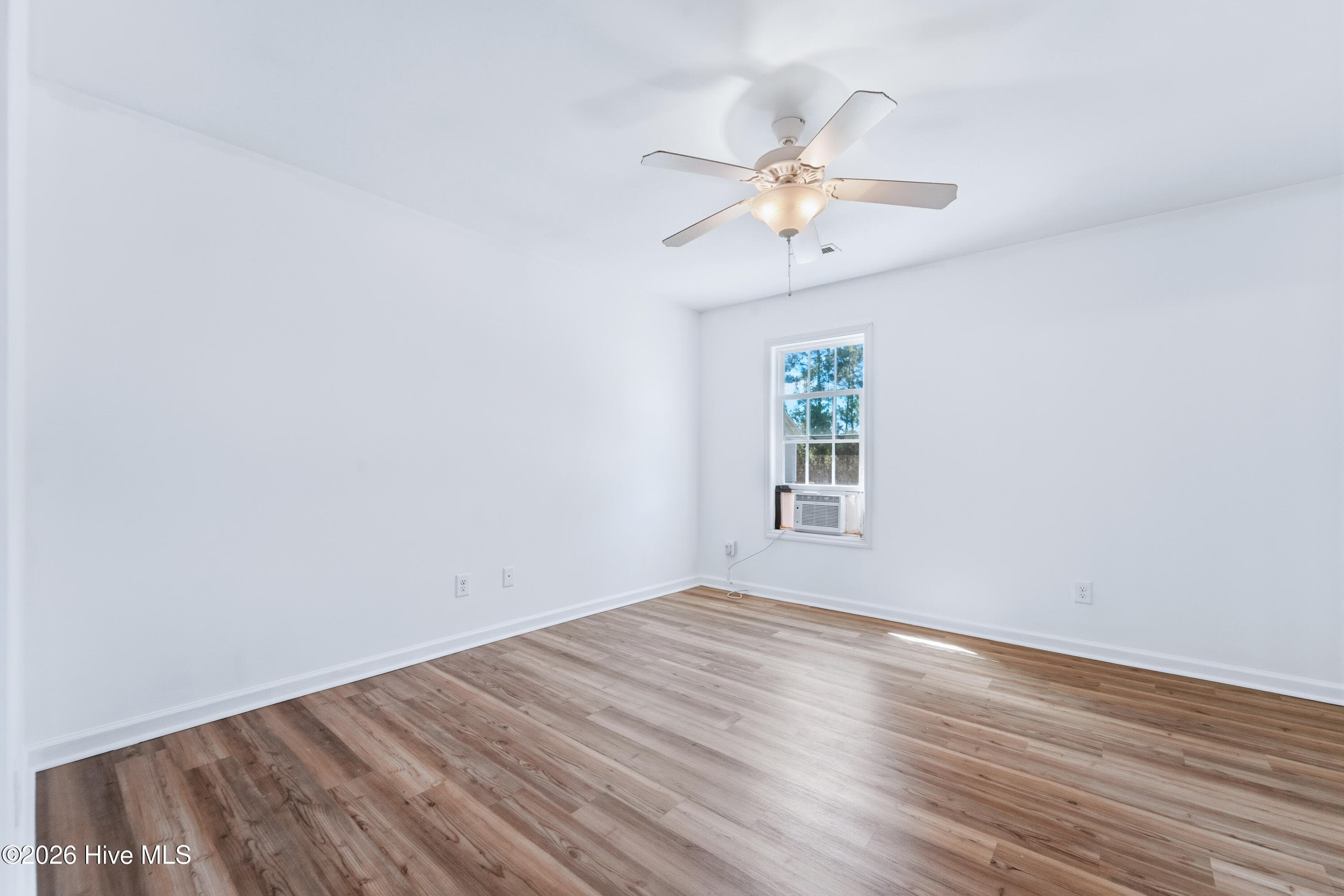 Single Family Residence at 178 Ashbury Park Lane, Richlands, NC 28574, photo 11 of 46