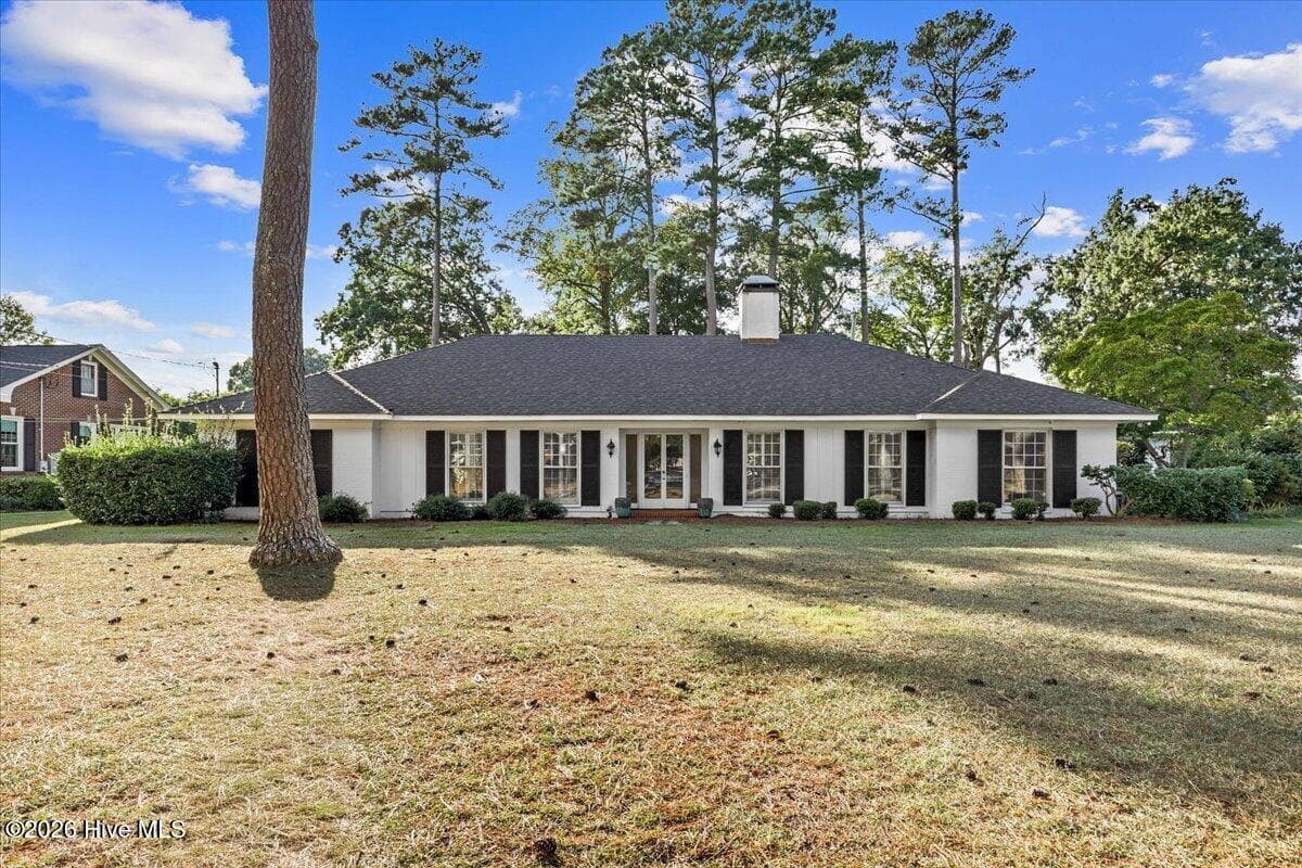 Single Family Residence at 1304 Greenbriar Road, Kinston, NC 28501, photo 4 of 66